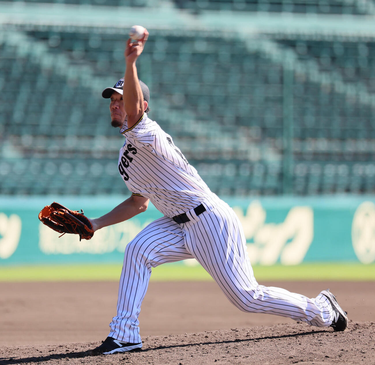 シート打撃に登板した阪神伊藤将司（撮影・宮崎幸一）