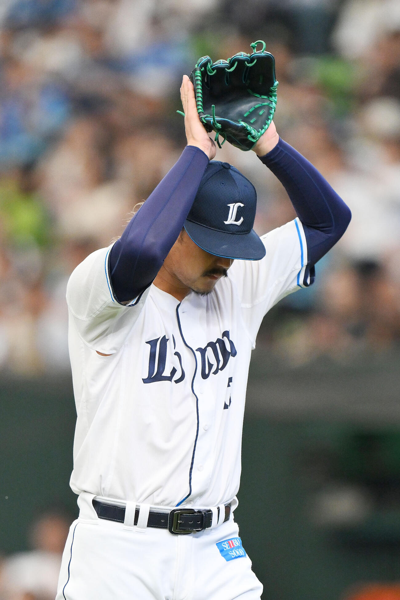 西武対日本ハム　1回表日本ハム1死一塁、郡司裕也を打ち取り引き揚げる高橋光成（撮影・滝沢徹郎）