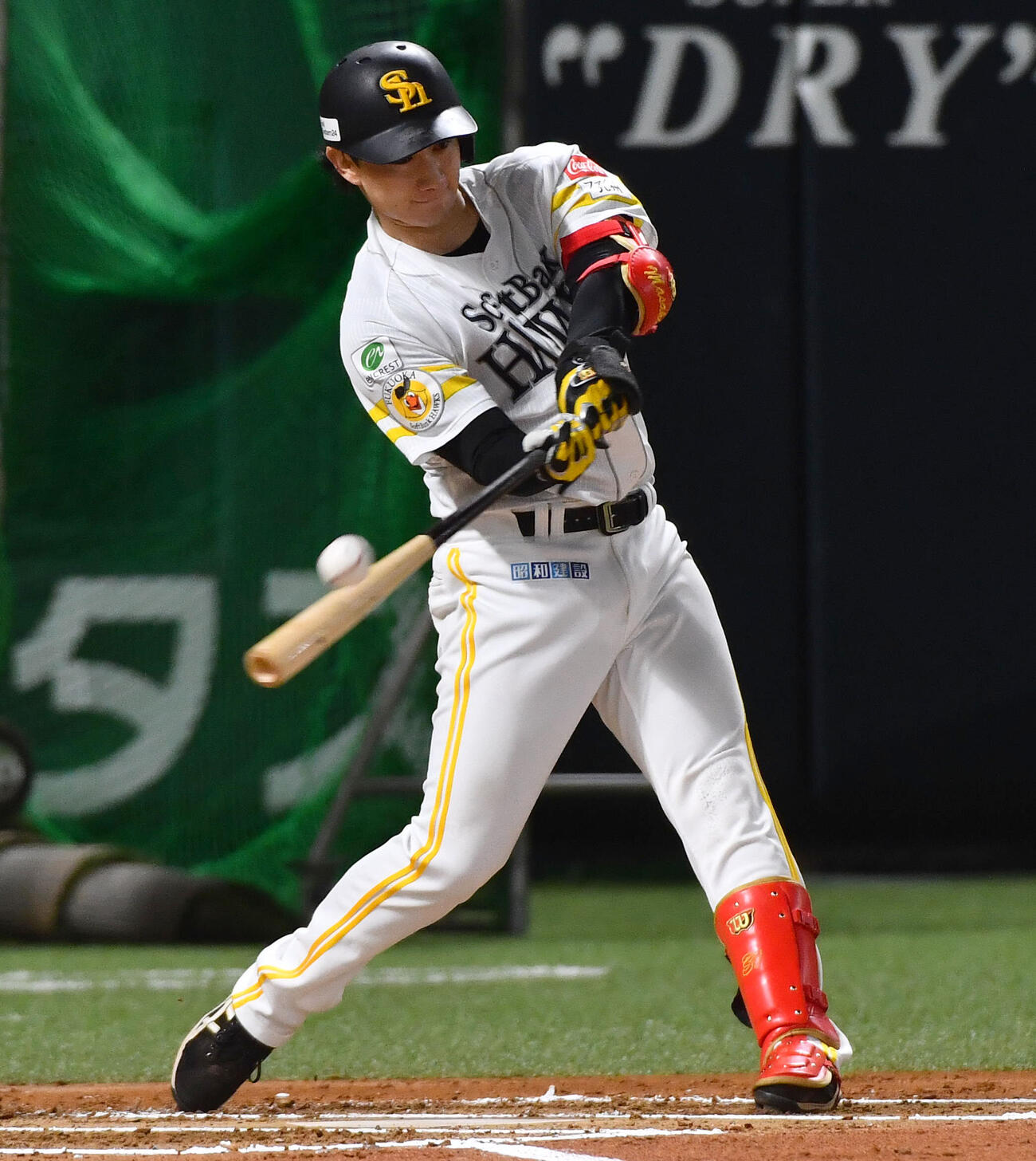 ライブBPで二塁打を放つソフトバンク正木智也（撮影・岩下翔太）