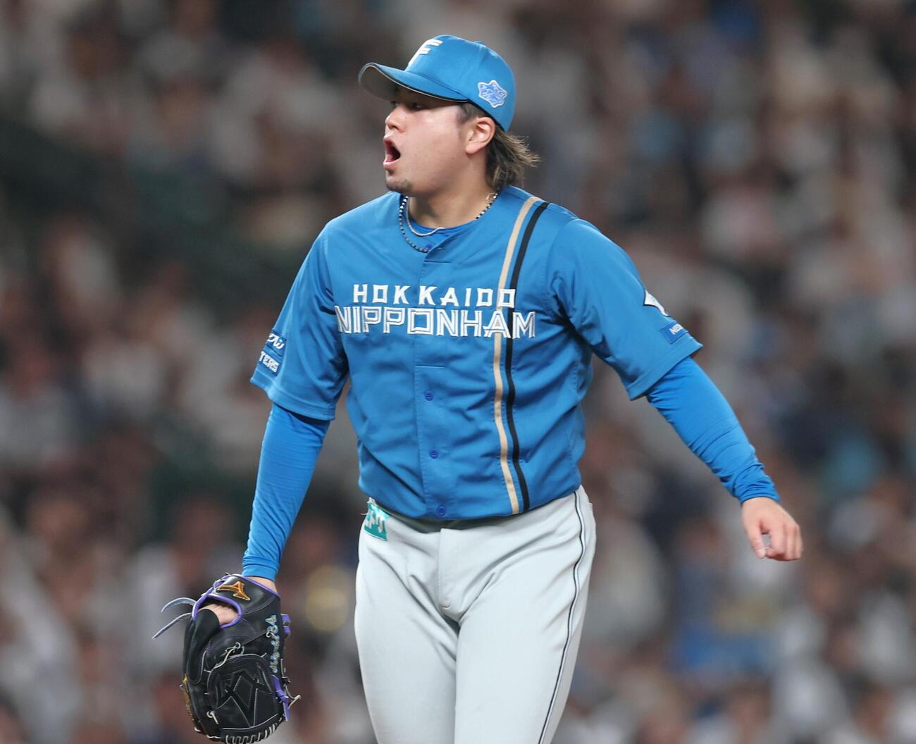 西武対日本ハム　8回裏、無失点に抑え叫ぶ堀瑞輝（撮影・黒川智章）