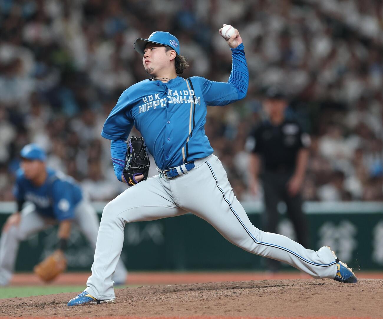 西武対日本ハム　8回に登板の堀瑞輝（撮影・黒川智章）