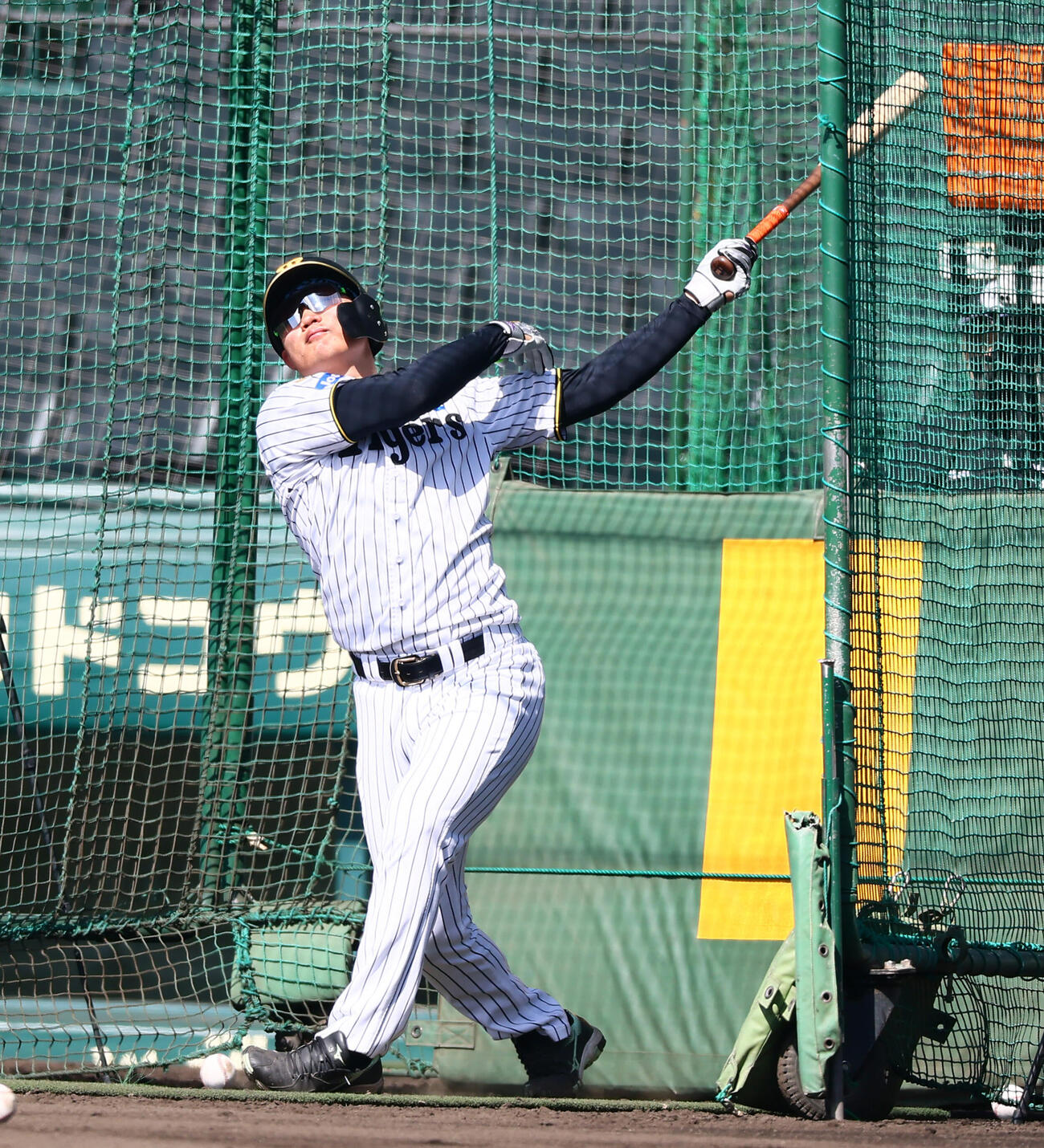 打撃練習を行う阪神森下翔太（撮影・加藤哉）