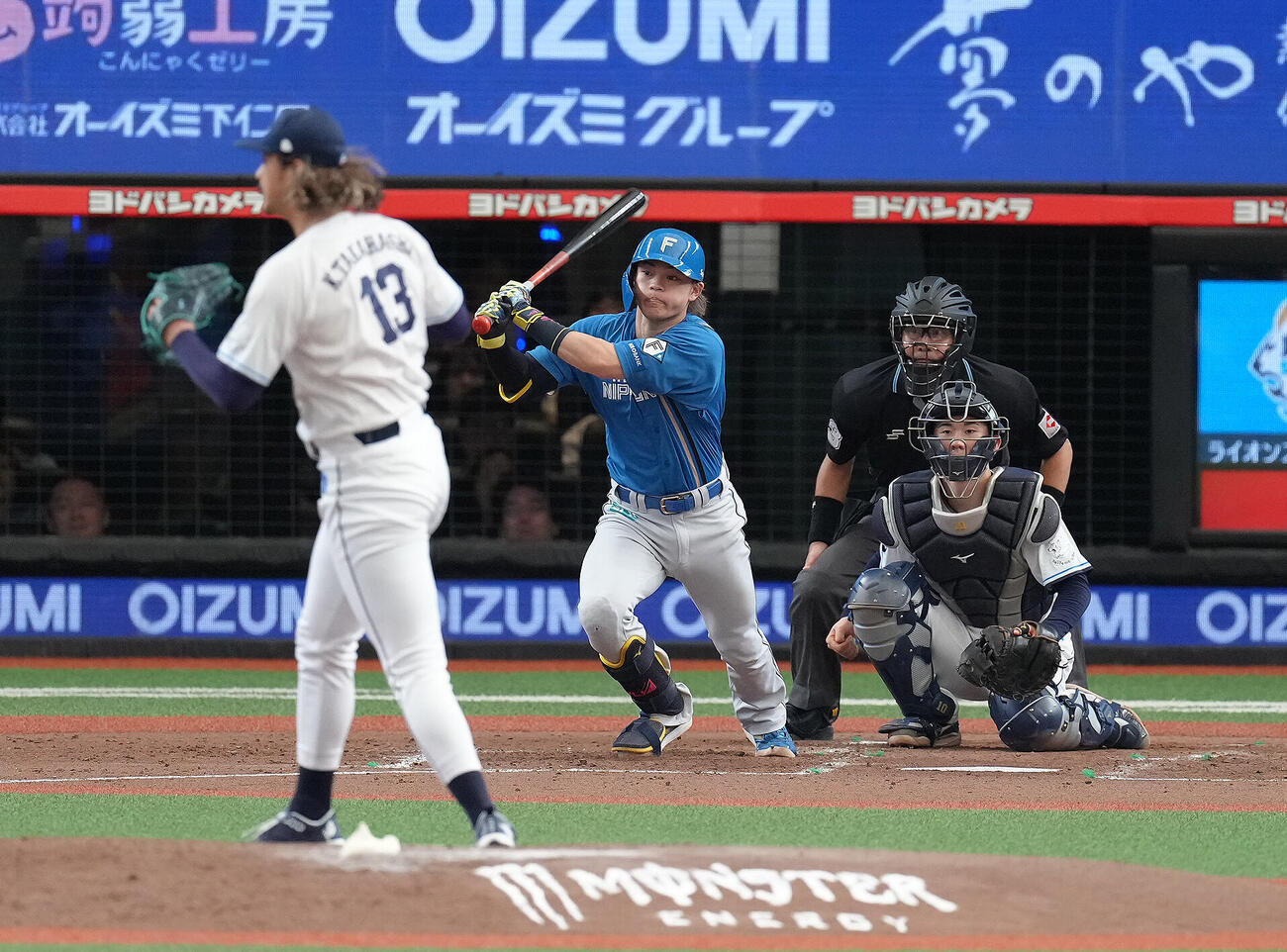 西武対日本ハム　5回表日本ハム無死、田宮裕涼は右前打を放つ。投手高橋光成（撮影・足立雅史）