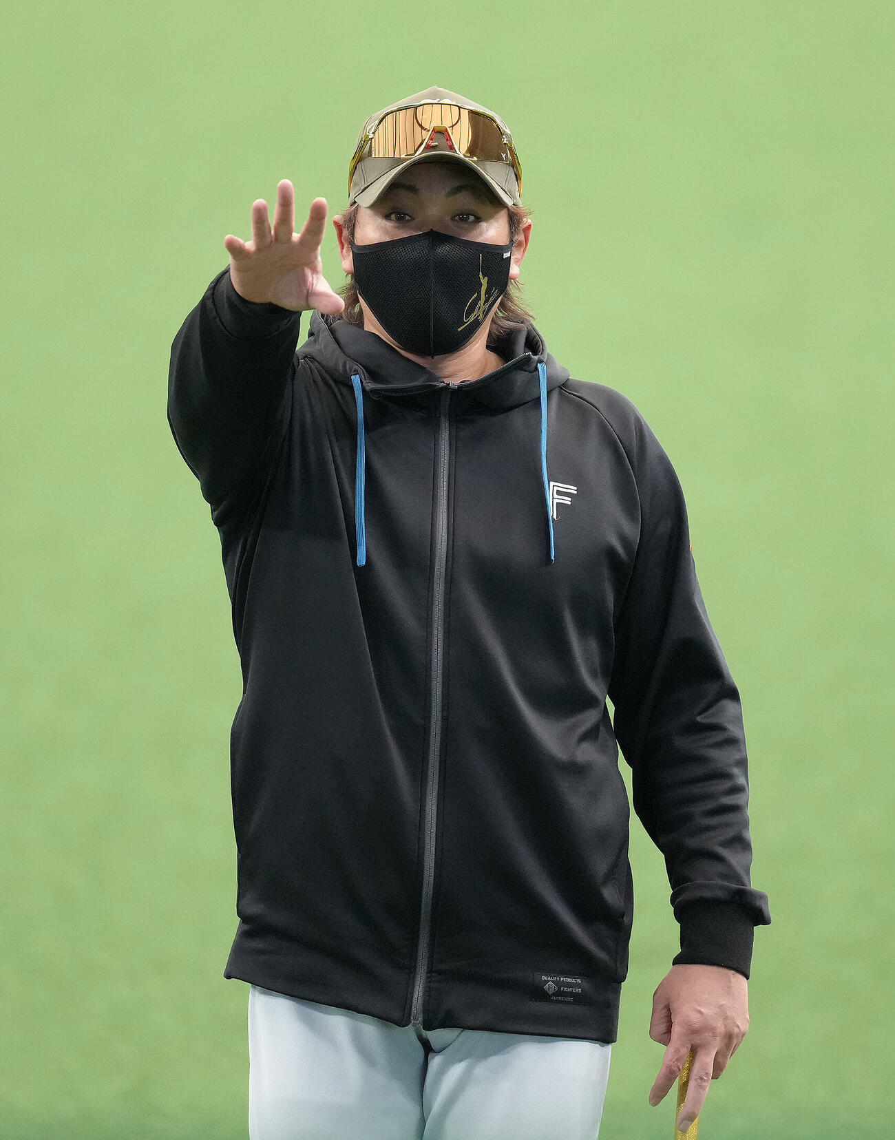 西武対日本ハム　練習中、選手を呼ぶ日本ハム新庄剛志監督（撮影・足立雅史）