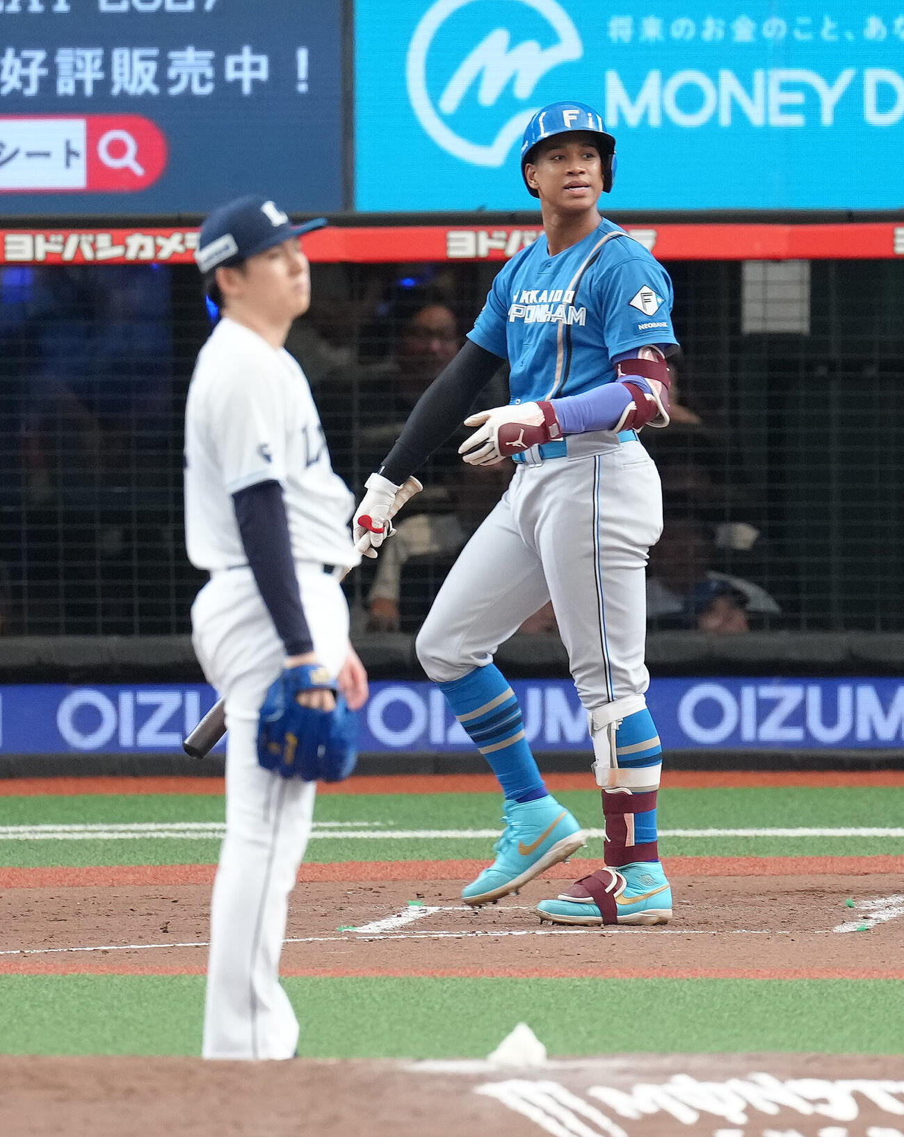 西武対日本ハム　4回表日本ハム1死、万波中正は左越え本塁打を放つ。投手武内夏暉（撮影・足立雅史）