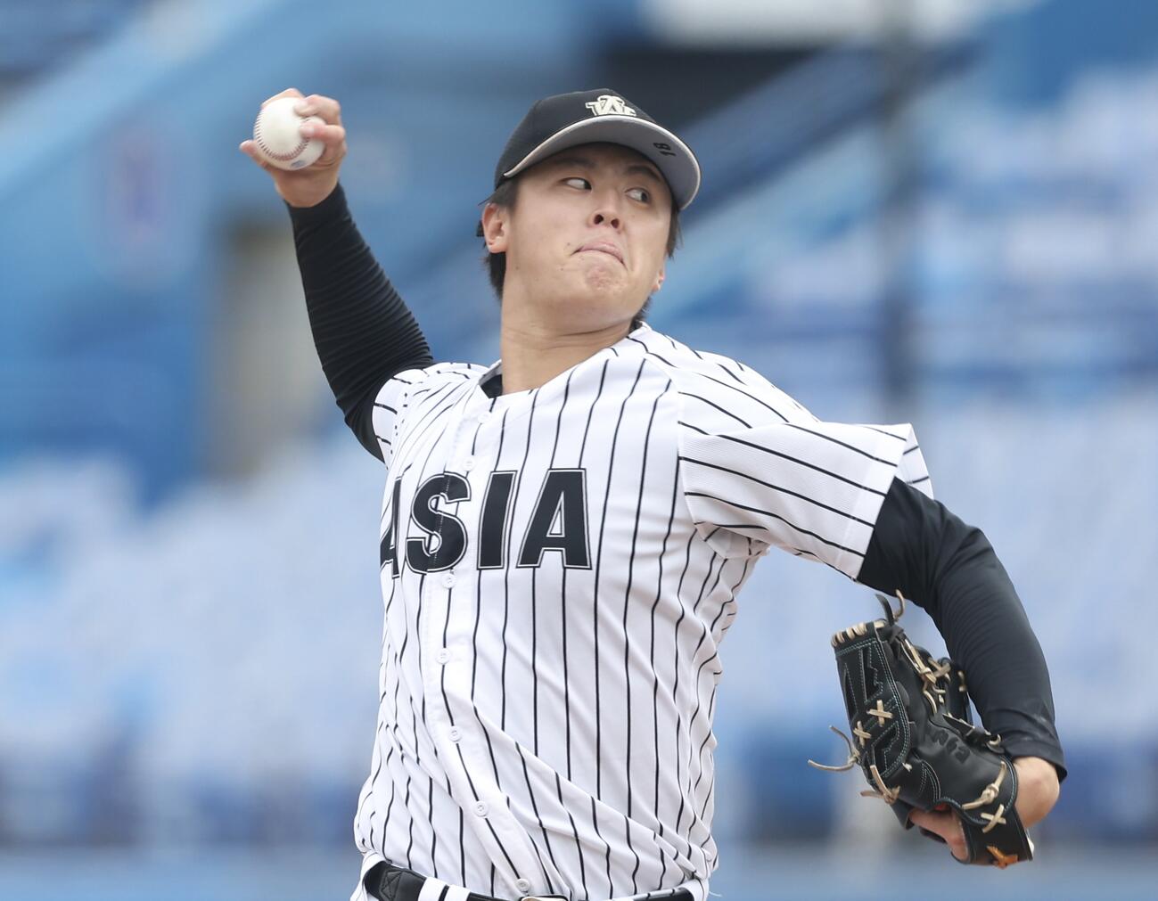 国学院大対亜大　先発登板で力投する亜大・川尻啓人（撮影・河田真司）