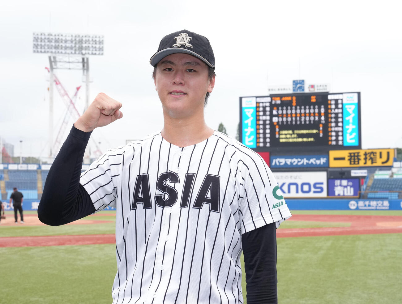 国学院大対亜大　無安打無得点試合を達成した亜大・川尻啓人（撮影・足立雅史）