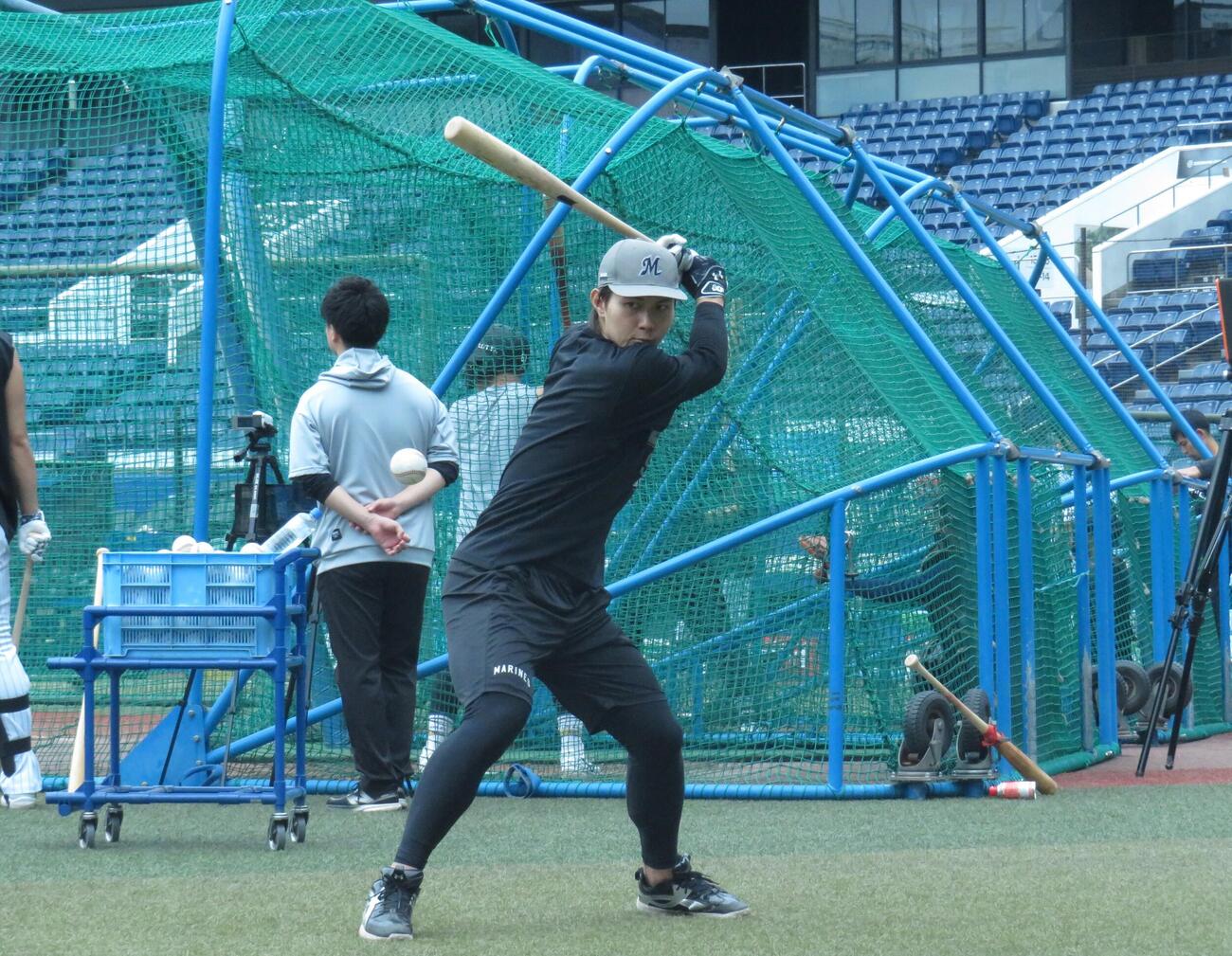 ロングティーを行う藤原恭大