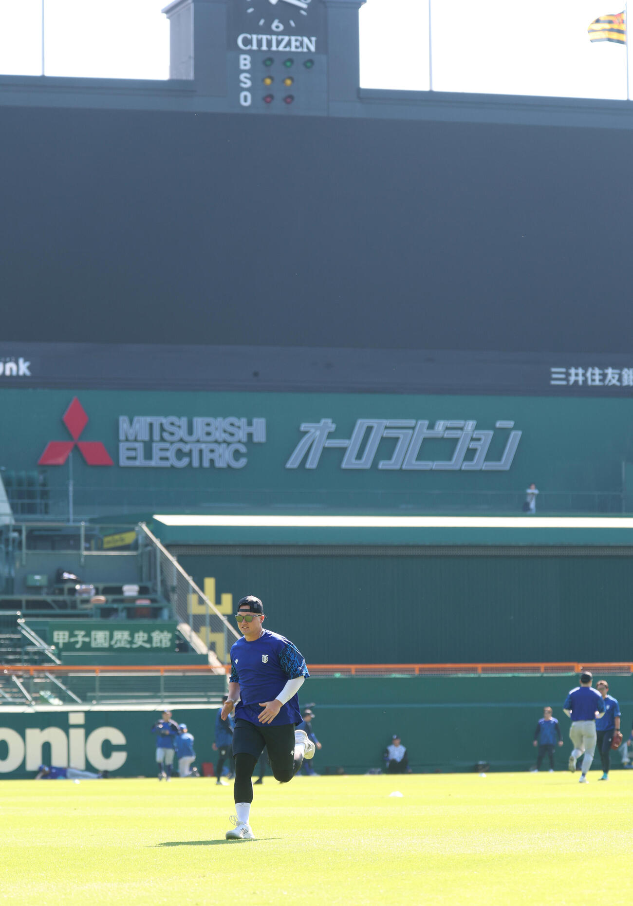 CS前日練習でアップをするDeNA牧秀悟（撮影・増田悦実）