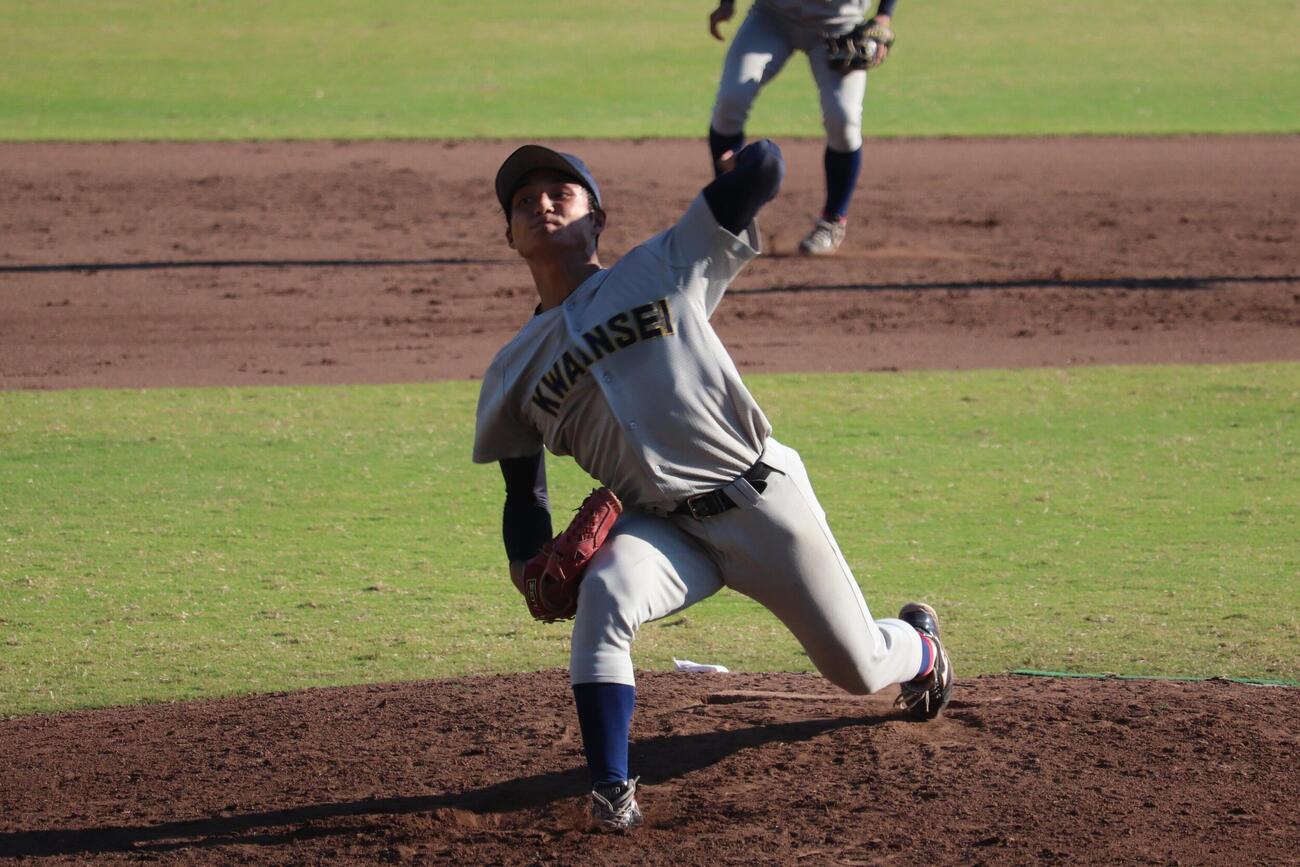 近大対関学大　中1日で先発し2戦連続完投の関学大・飯田泰成（撮影・佐藤妙月）