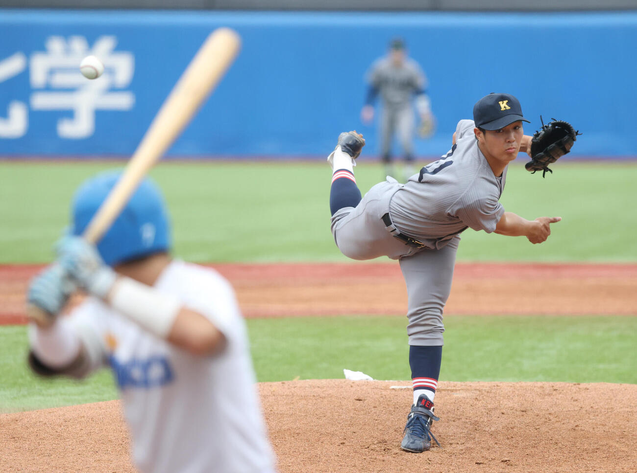 9月、東大戦で力投する慶大・広池浩成
