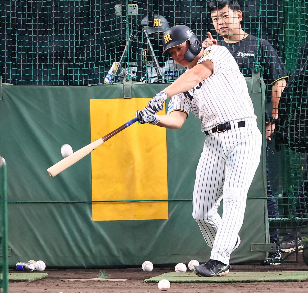 CSファイナル前日練習　打撃練習する阪神森下翔太（撮影・加藤哉）