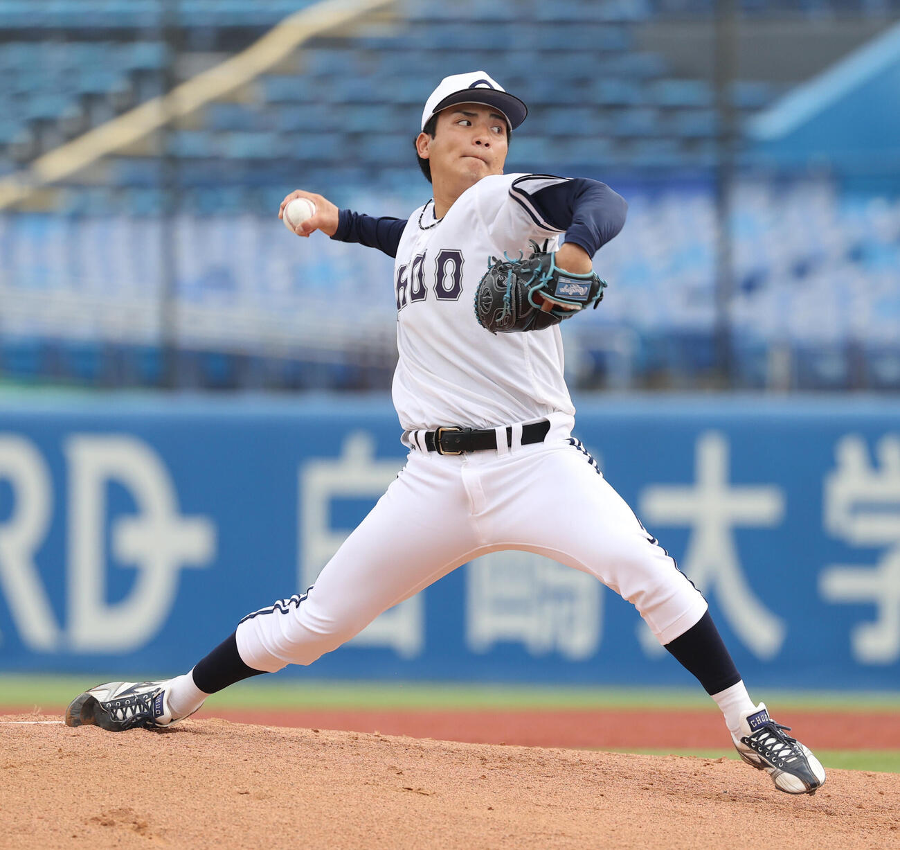 東洋大対中大　好投する中大・東恩納蒼（撮影・柴田隆二）