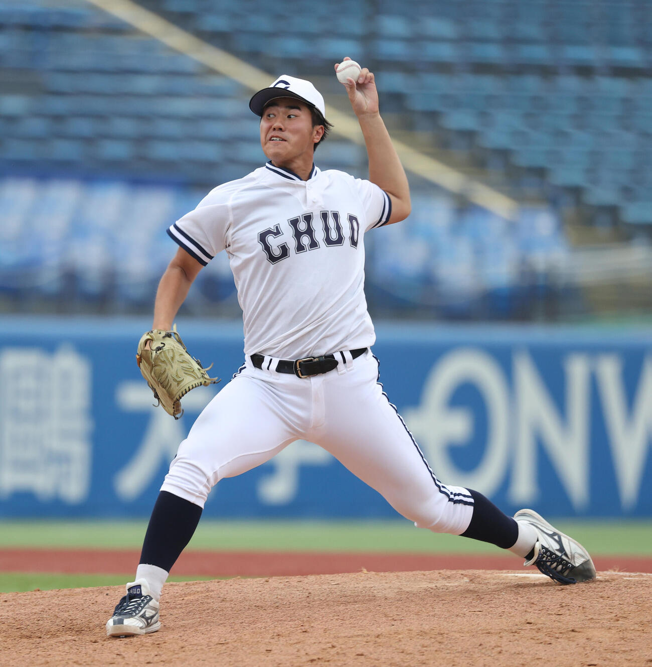 東洋大対中大　9回から登板した中大・下重賢慎（撮影・柴田隆二）