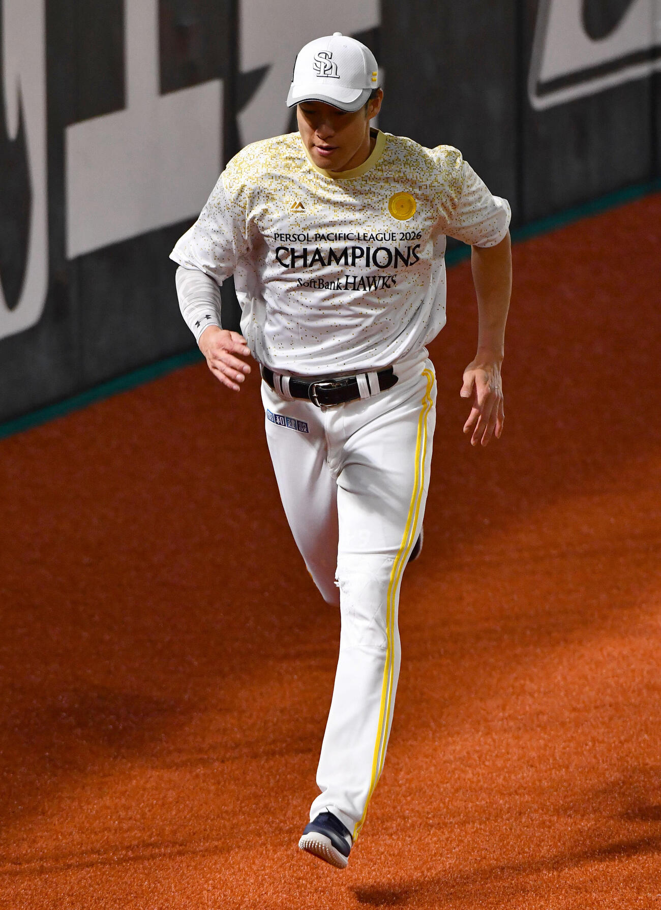 ソフトバンク対日本ハム　ウオーミングアップを行うソフトバンク柳田悠岐（撮影・岩下翔太）