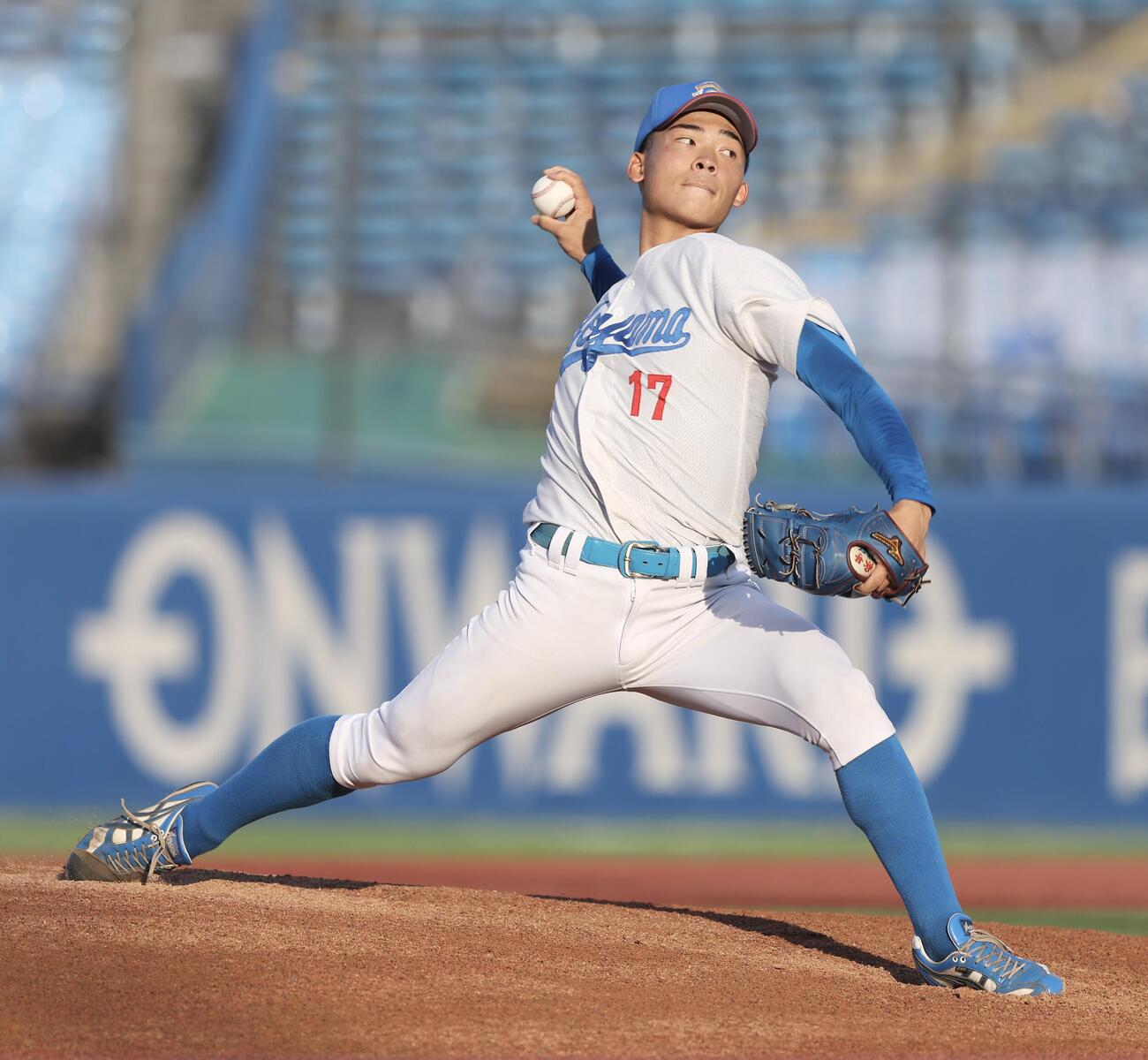 立正大対青学大　先発登板で力投する青学大・山田玲（撮影・河田真司）