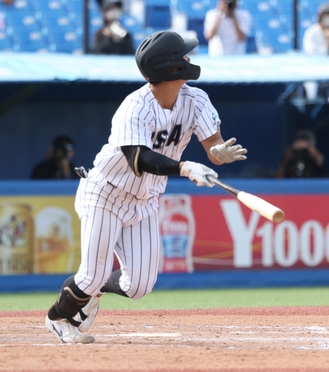 亜大対国学院大　8回表亜大1死三塁、入耒田華月は犠飛を放つ（撮影・柴田隆二）