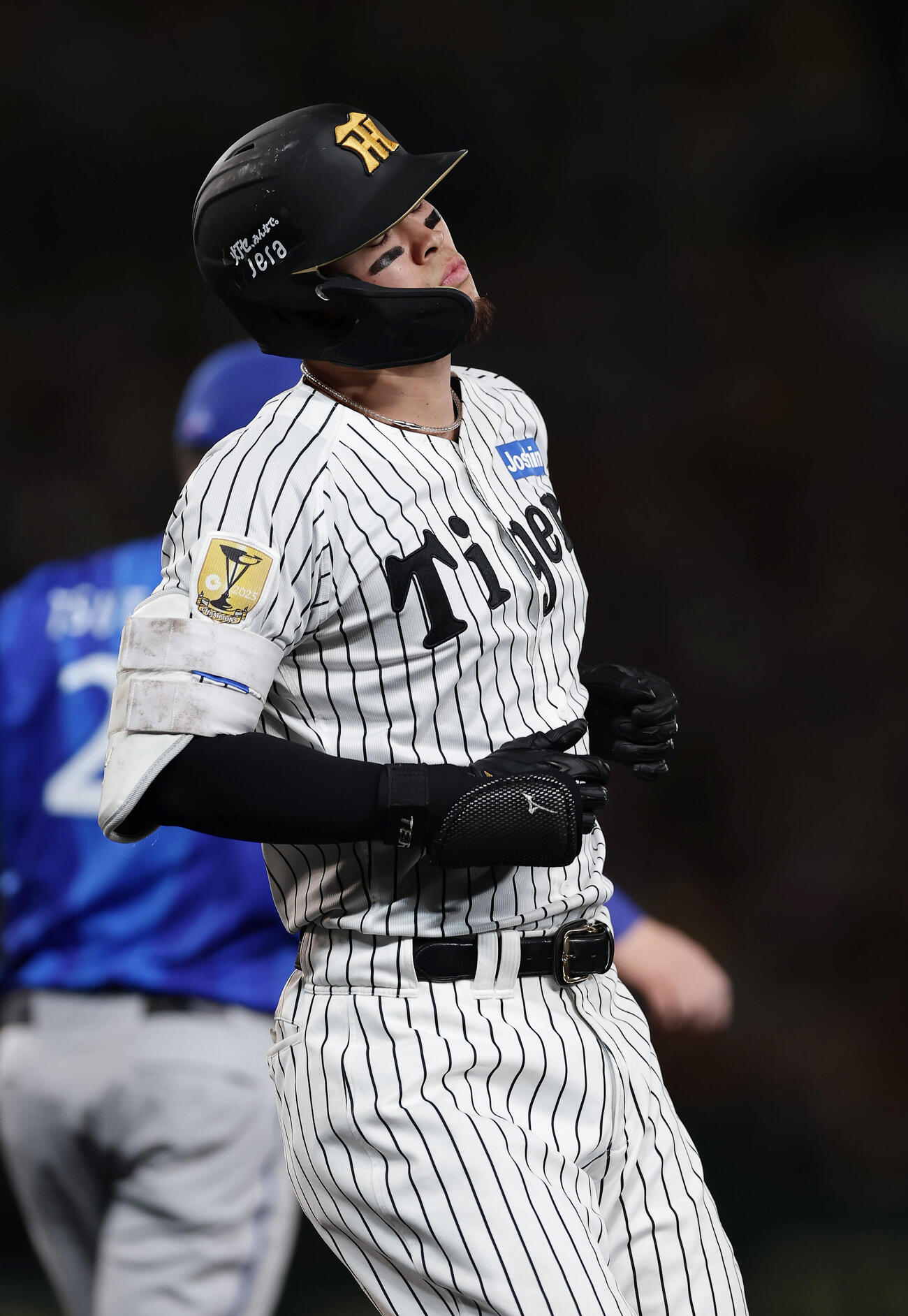 阪神対DeNA 6回裏阪神1死、二ゴロに倒れた佐藤輝明（撮影・前田充）