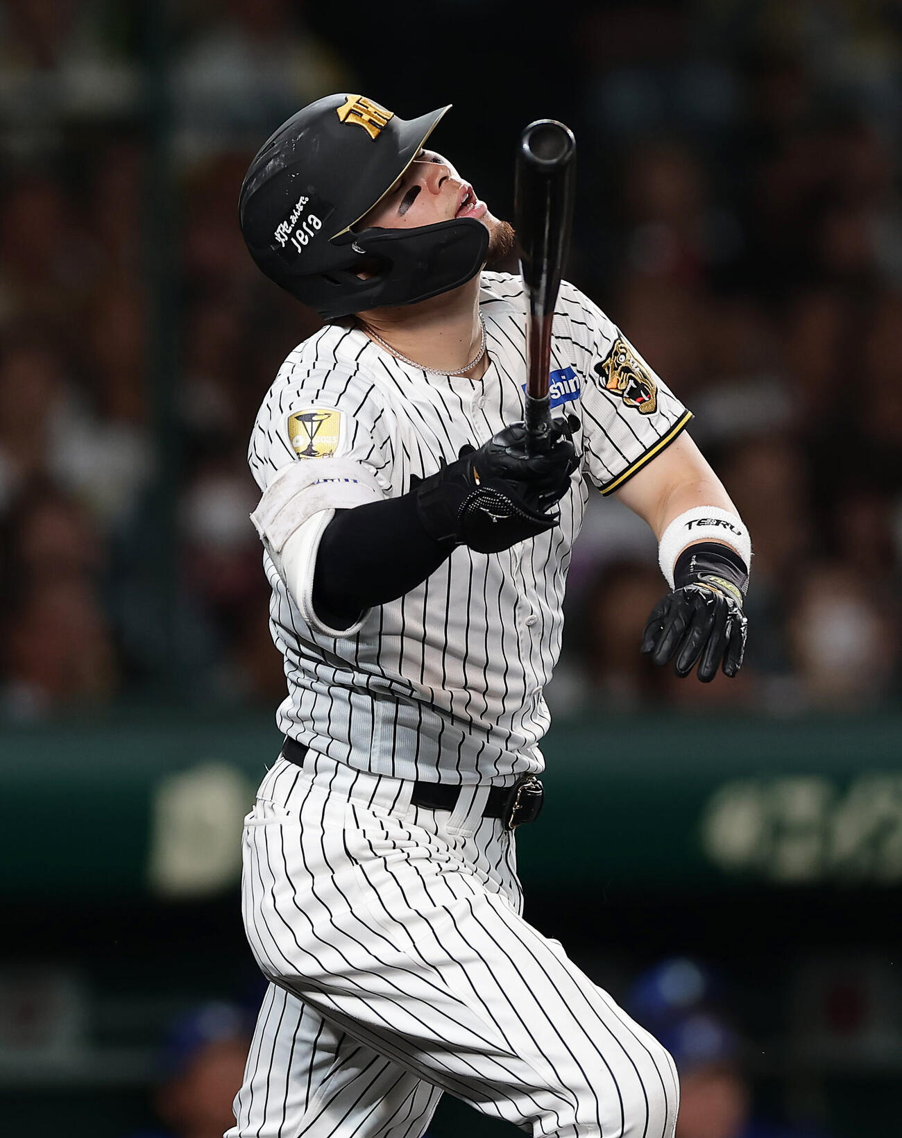 阪神対DeNA 4回裏阪神無死一塁、遊飛に倒れる佐藤輝明（撮影・前田充）