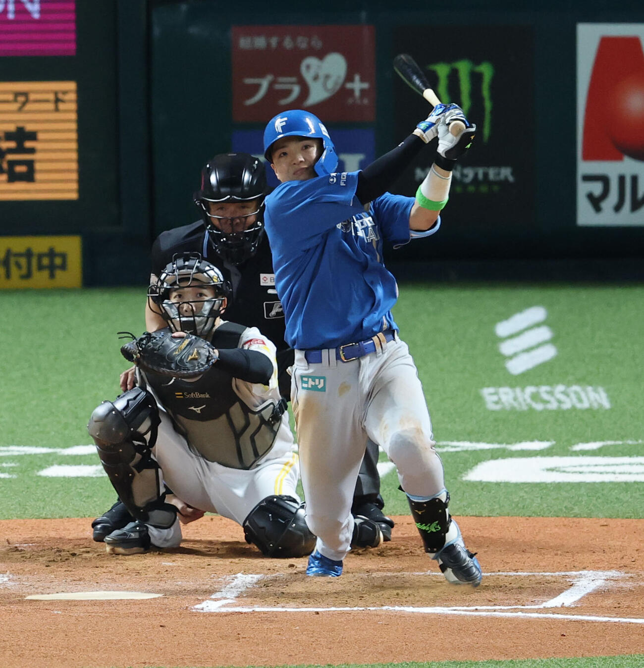 ソフトバンク対日本ハム　7回表日本ハム1死、郡司裕也は左越え本塁打を放つ（撮影・梅根麻紀）