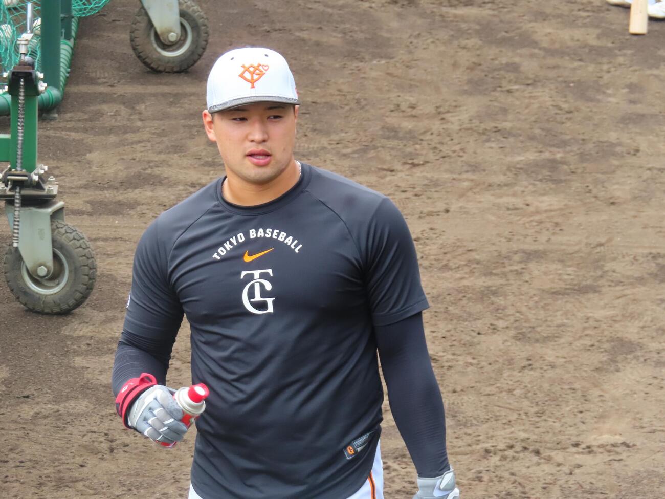 巨人練習　打撃練習をする藤井健翔