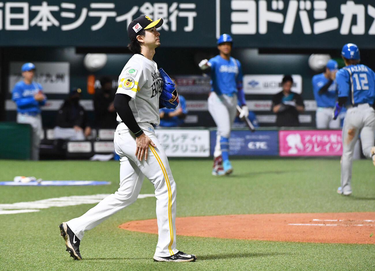 ソフトバンク対日本ハム　1回表日本ハム無死一、二塁、清宮幸太郎に先制の左前適時打を打たれた上沢直之（撮影・岩下翔太）