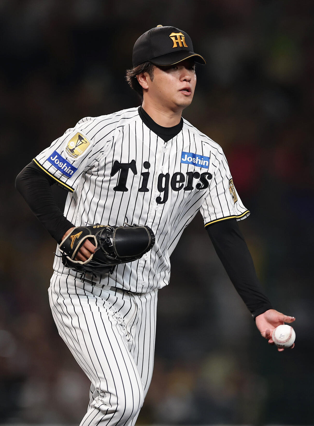 阪神対DeNA 5回表DeNA2死満塁、度会隆輝を投ゴロに打ち取る高橋遥人（撮影・前田充）