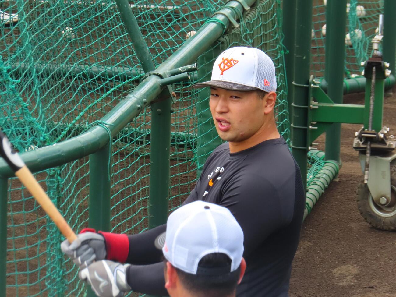 巨人練習　打撃練習をする藤井健翔