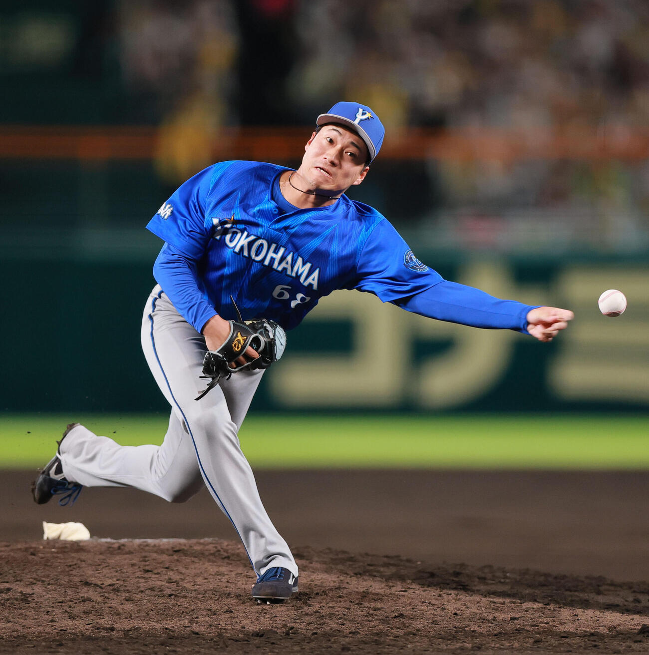 阪神対DeNA 7回裏に登板するDeNA岩田将貴（撮影・上山淳一）