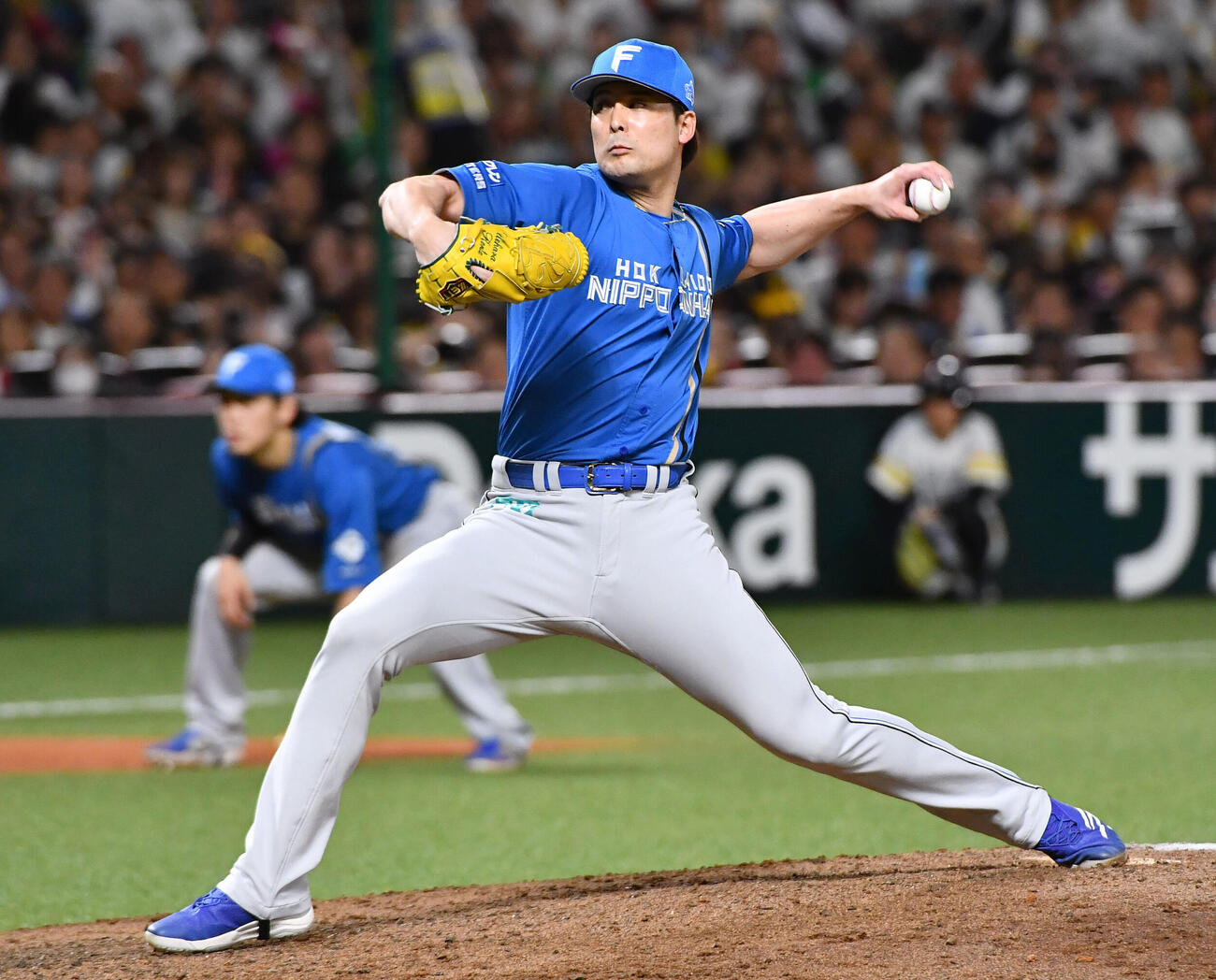 ソフトバンク対日本ハム　7回裏ソフトバンク2死一、二塁から登板した、日本ハム2番手の上原健太（撮影・岩下翔太）