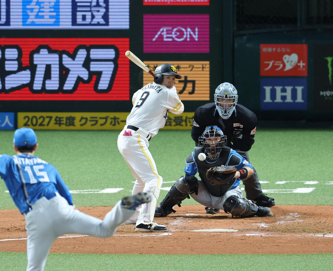 ソフトバンク対日本ハム　1回裏ソフトバンク2死一、二塁、柳田悠岐は見逃しの三振（撮影・梅根麻紀）