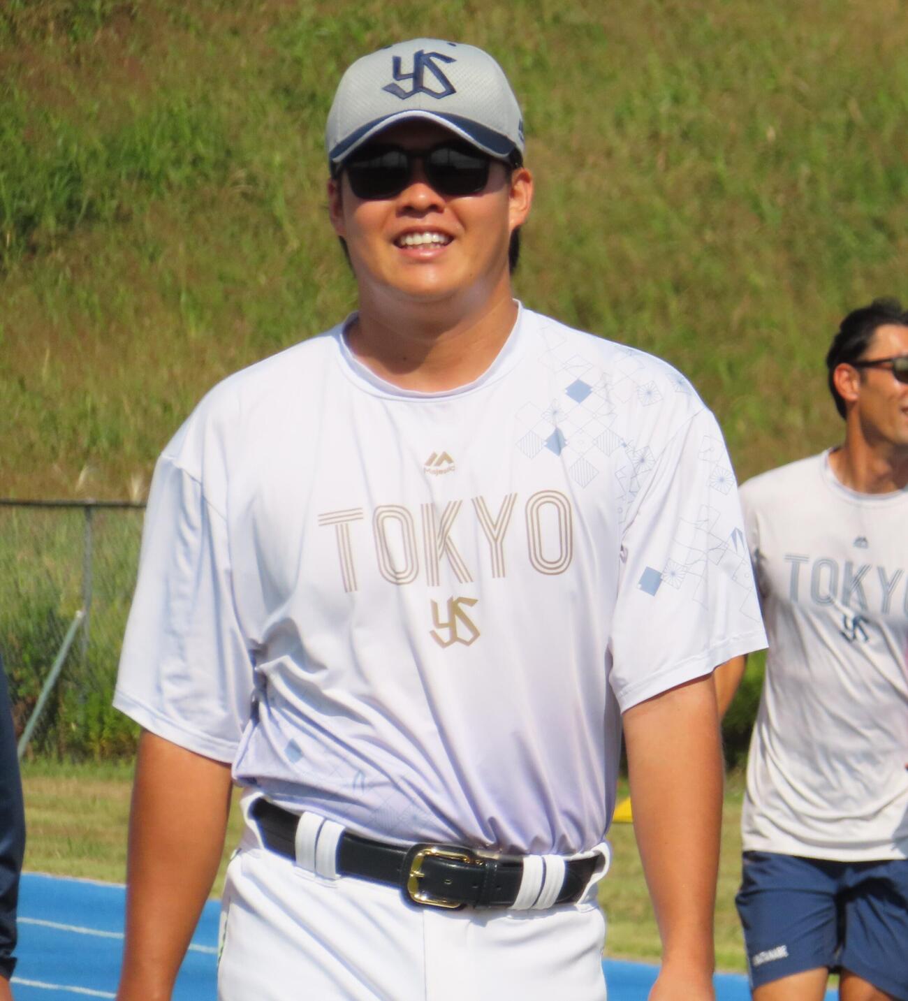 秋季練習に参加したヤクルト松本健（撮影・水谷京裕）