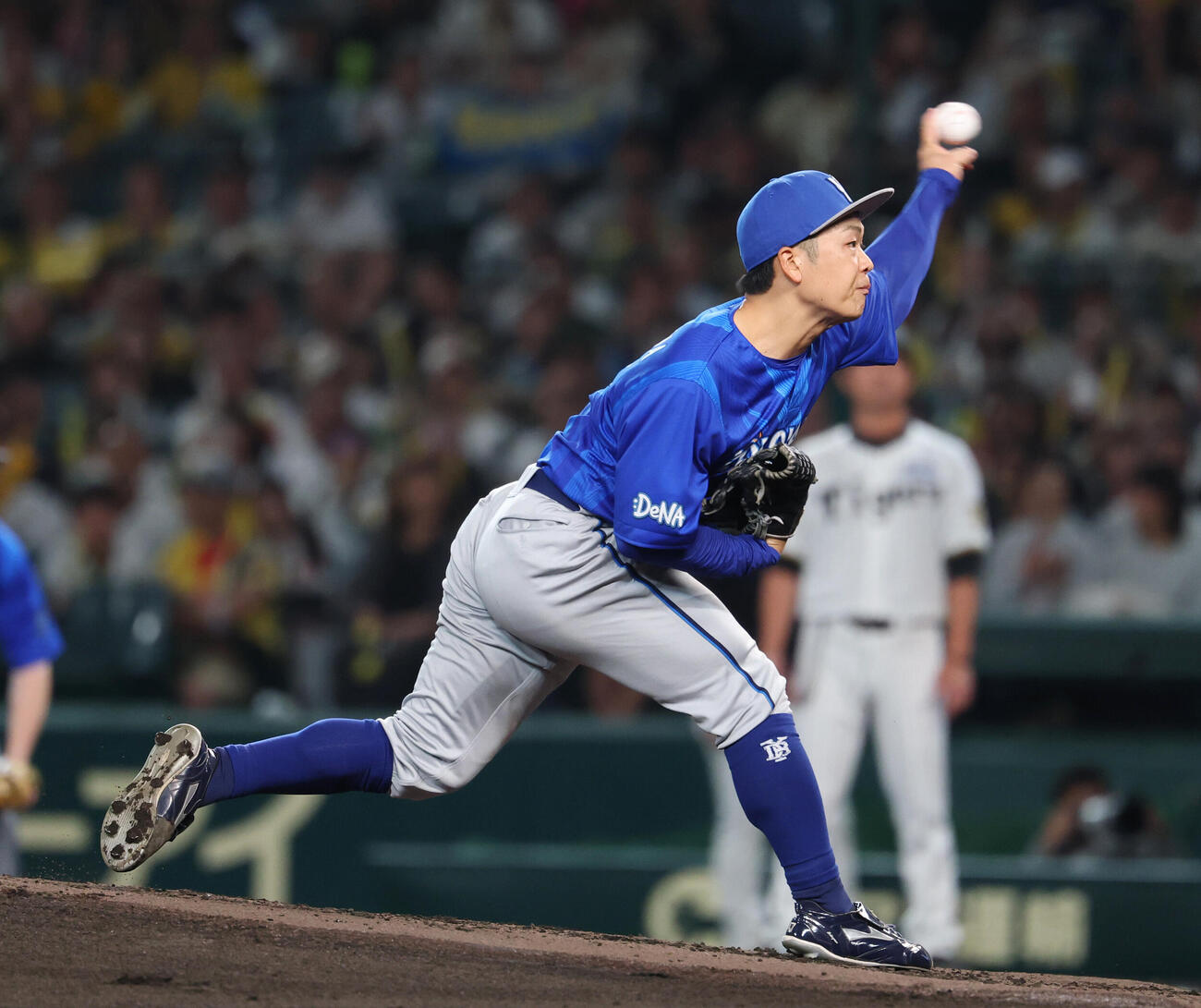阪神対DeNA　先発し力投するDeNA片山皓心（撮影・増田悦実）