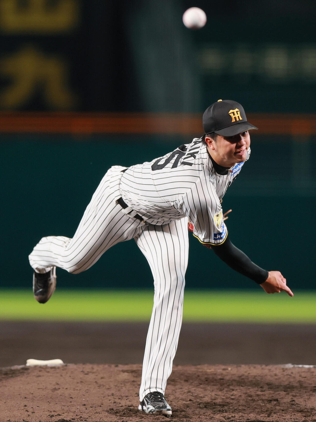 阪神対DeNA 5回表、力投する阪神才木浩人（撮影・上山淳一）