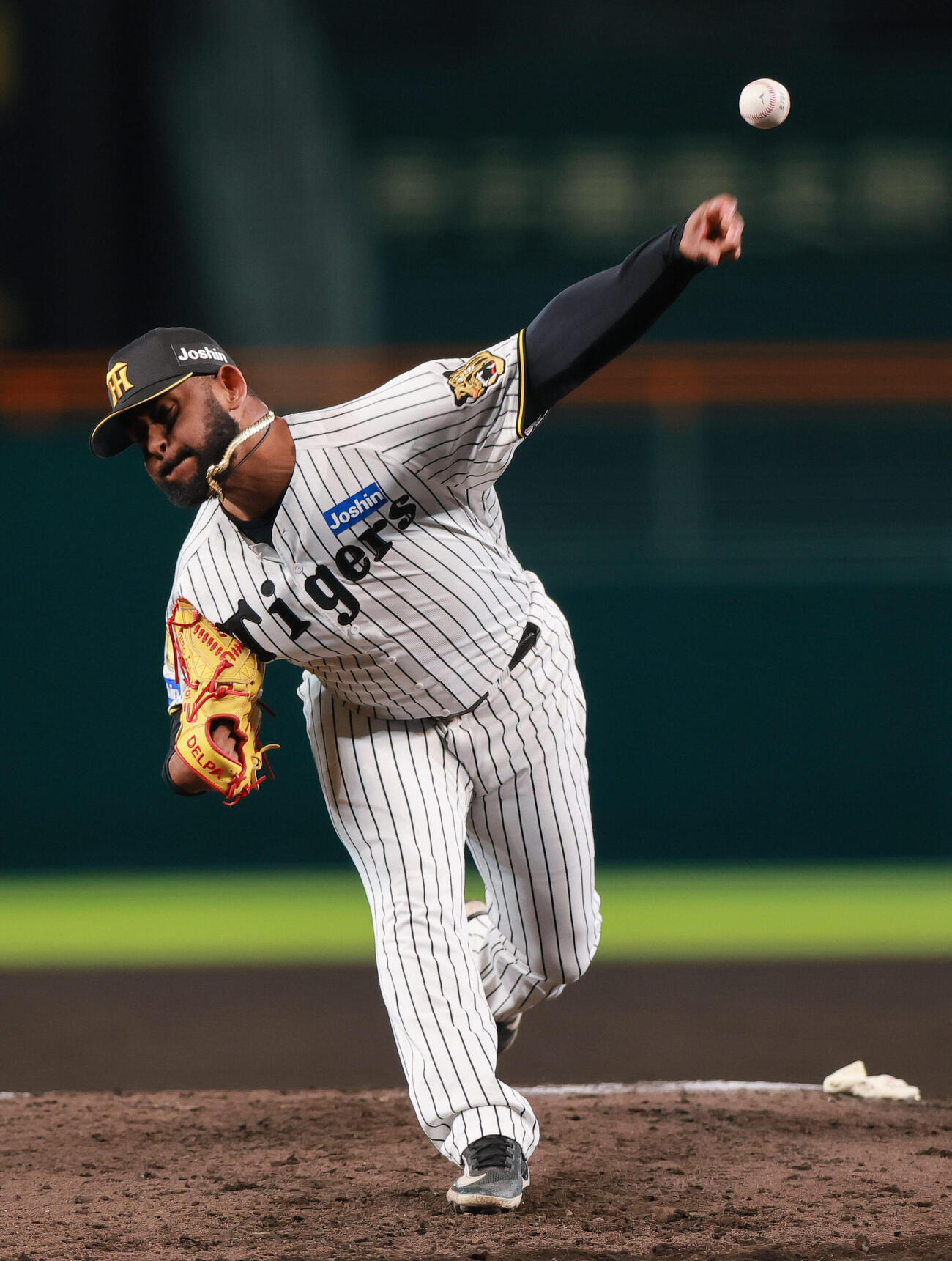 阪神対DeNA 7回表に登板する阪神アンダーソン・セベリーノ（撮影・上山淳一）