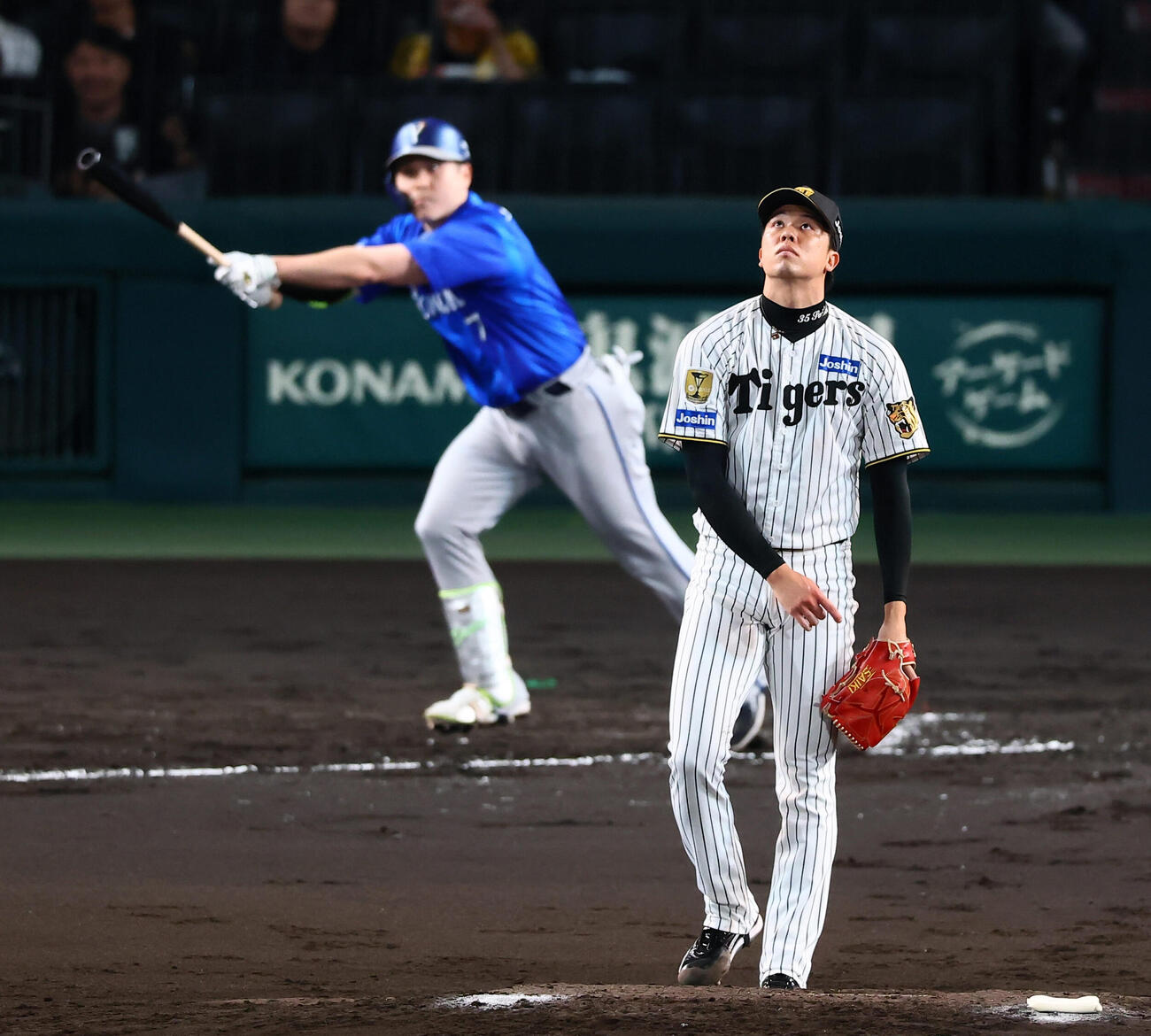 阪神対DeNA 3回表DeNA1死二、三塁、才木浩人は佐野恵太に3点本塁打を浴びる（撮影・加藤哉）