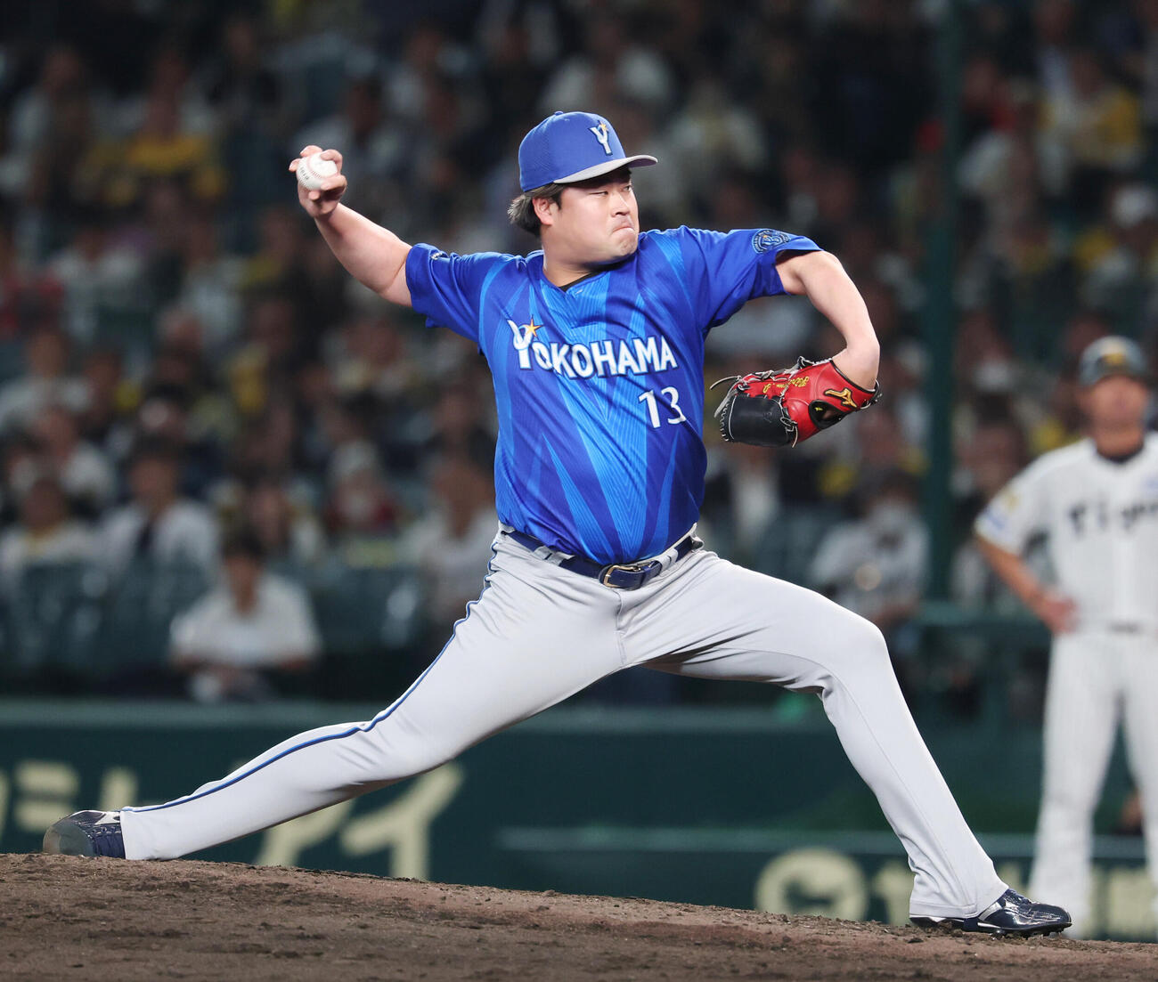 阪神対DeNA DeNA2番手で登板し力投する伊勢大夢（撮影・増田悦実）