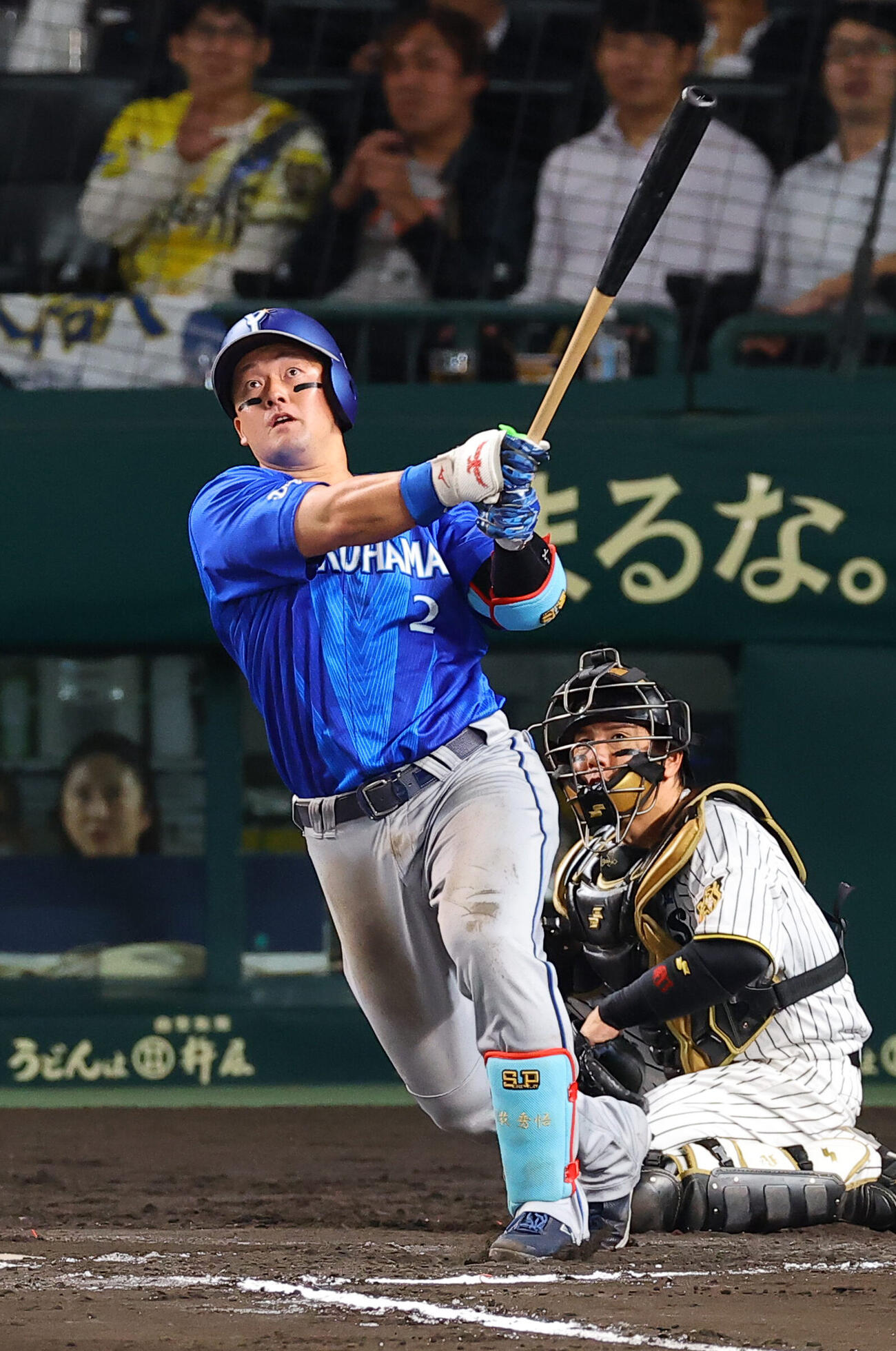 阪神対DeNA 8回表DeNA無死、牧秀悟は本塁打を放つ（撮影・上田博志）