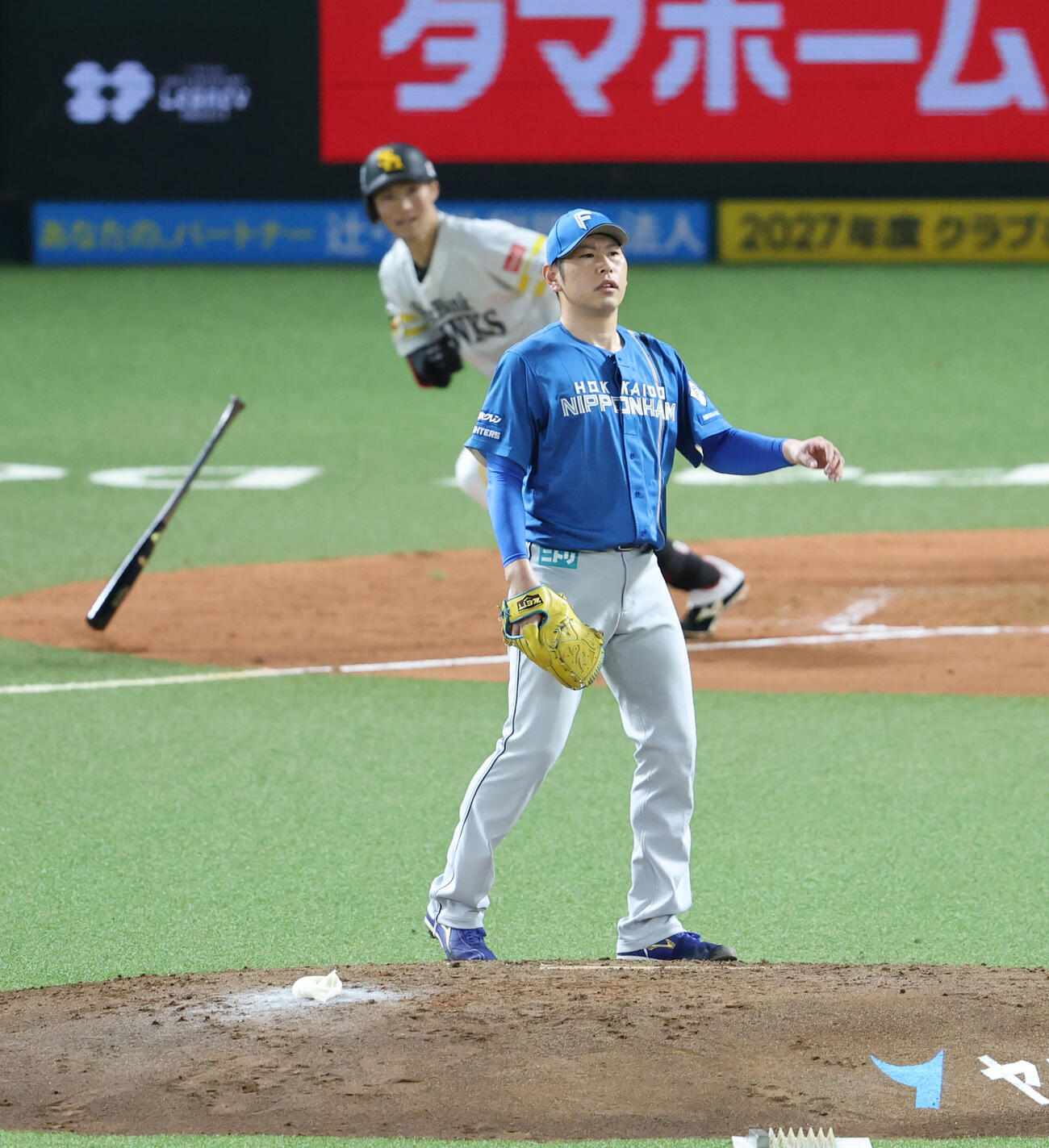 ソフトバンク対日本ハム　3回裏ソフトバンク1死三塁、庄子雄大に左前同点適時打を浴びた加藤貴之（撮影・梅根麻紀）