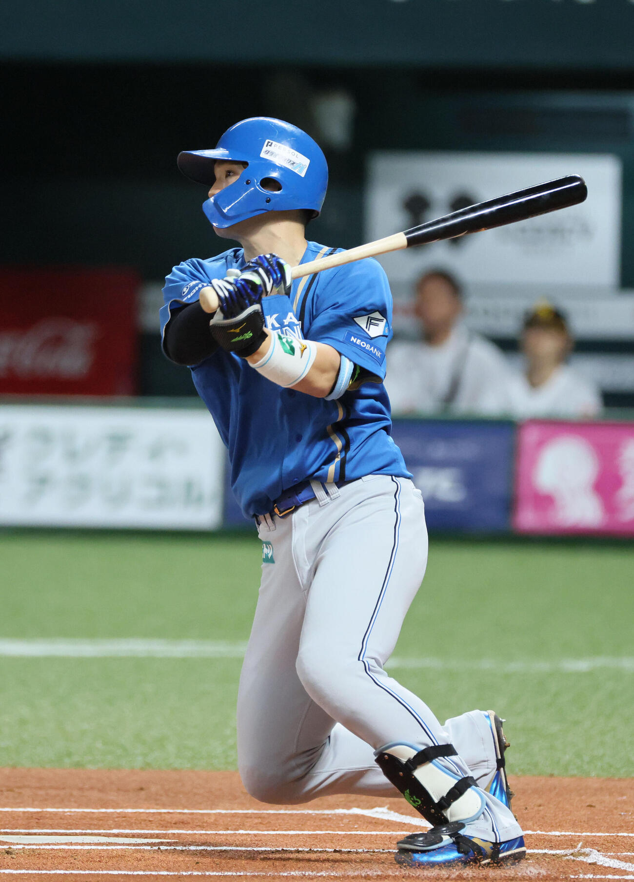 ソフトバンク対日本ハム　1回表日本ハム無死、郡司裕也は左越え二塁打を放つ.................（撮影・加藤孝規）