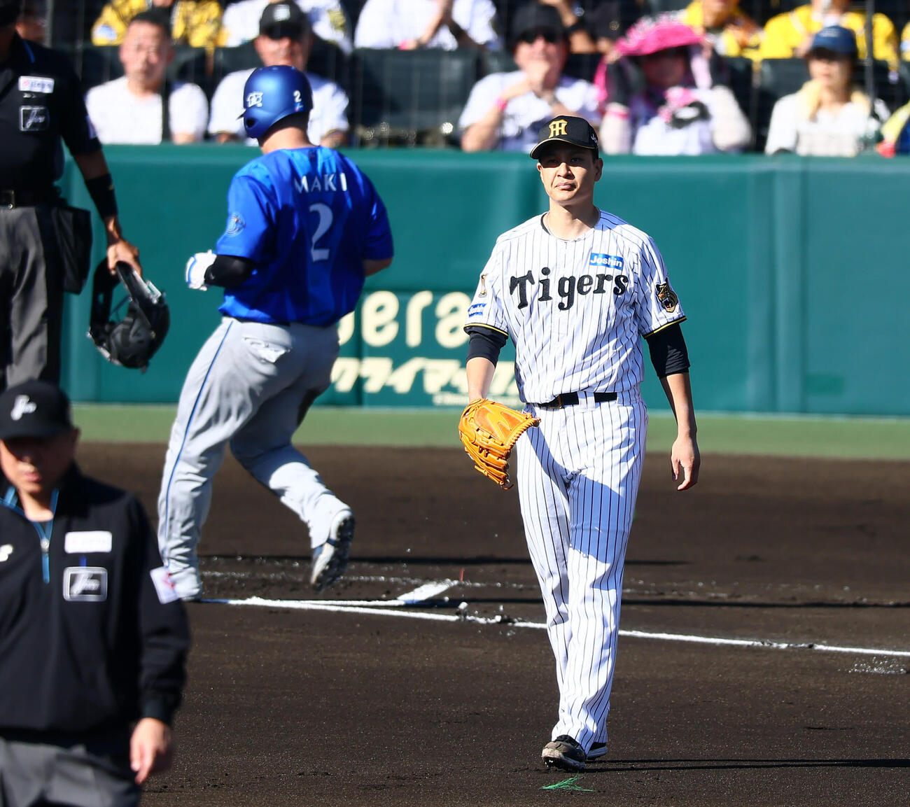 阪神対DeNA 1回表DeNA1死一、三塁、大竹耕太郎は宮崎敏郎に犠飛を打たれて先制を許す（撮影・加藤哉）