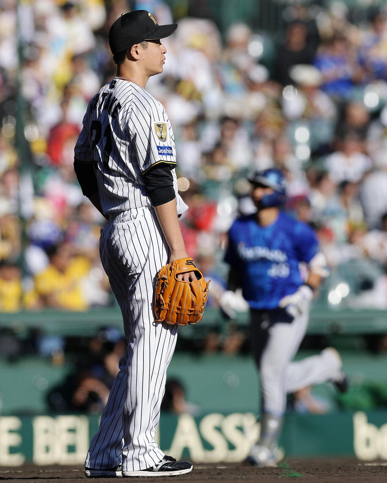 阪神対DeNA 4回表DeNA2死一塁、成瀬脩人に勝ち越し2点本塁打を浴びた大竹耕太郎（撮影・前田充）