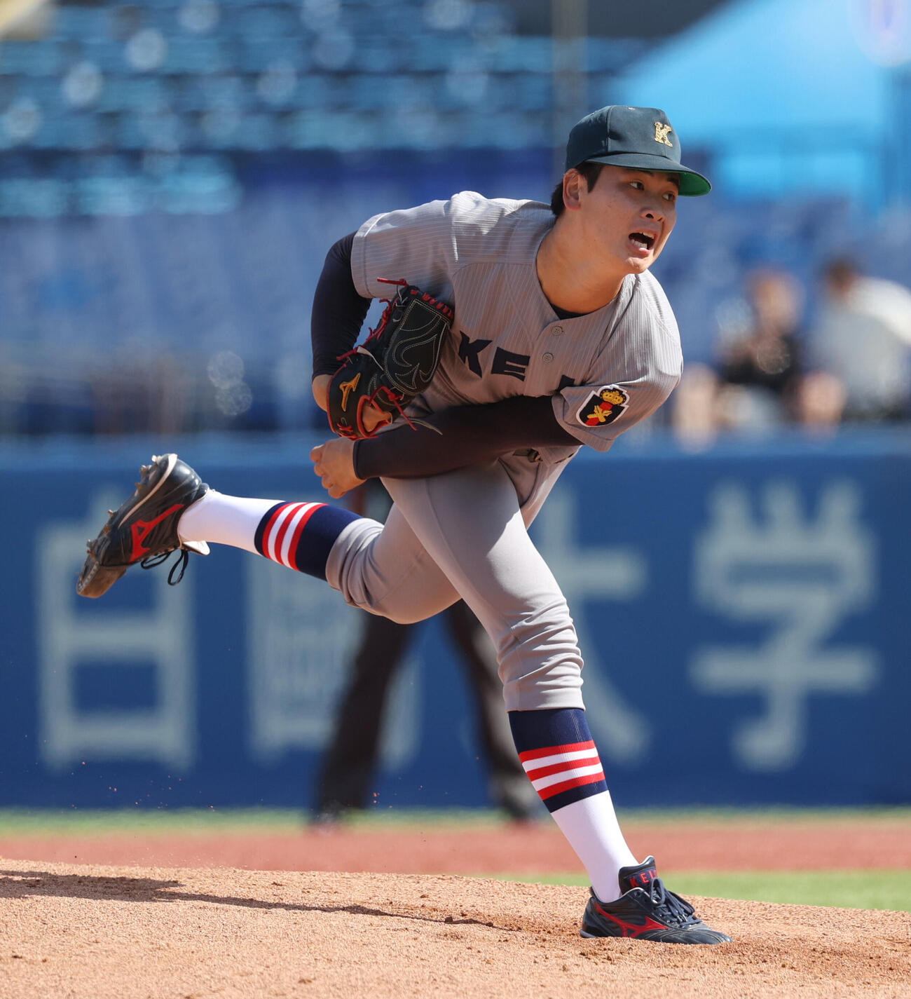 慶大対明大　先発した慶大・渡辺和大（撮影・柴田隆二）
