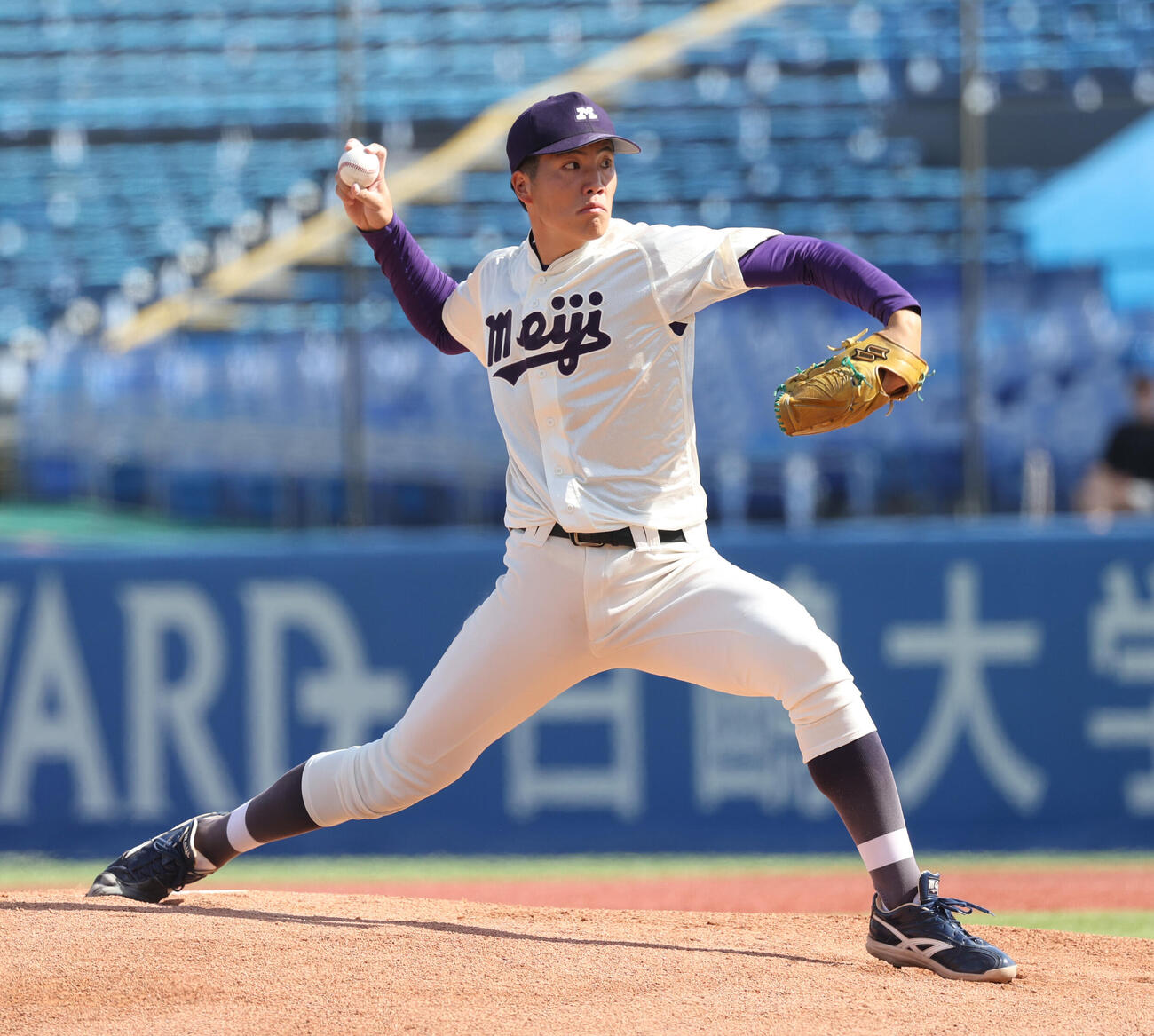 慶大対明大　先発した明大・平嶋桂知（撮影・柴田隆二）