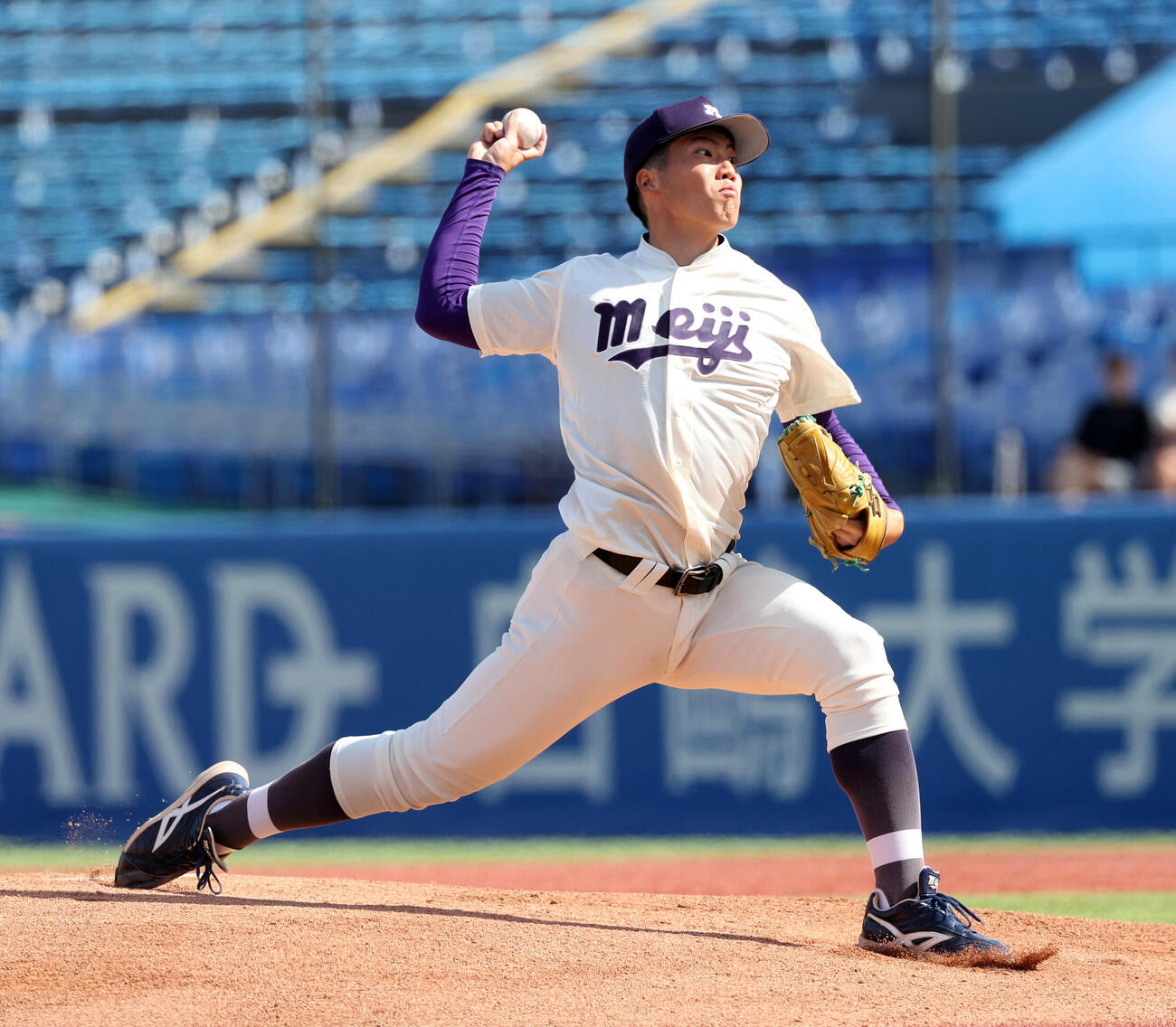 慶大対明大　先発した明大・平嶋桂知（撮影・柴田隆二）