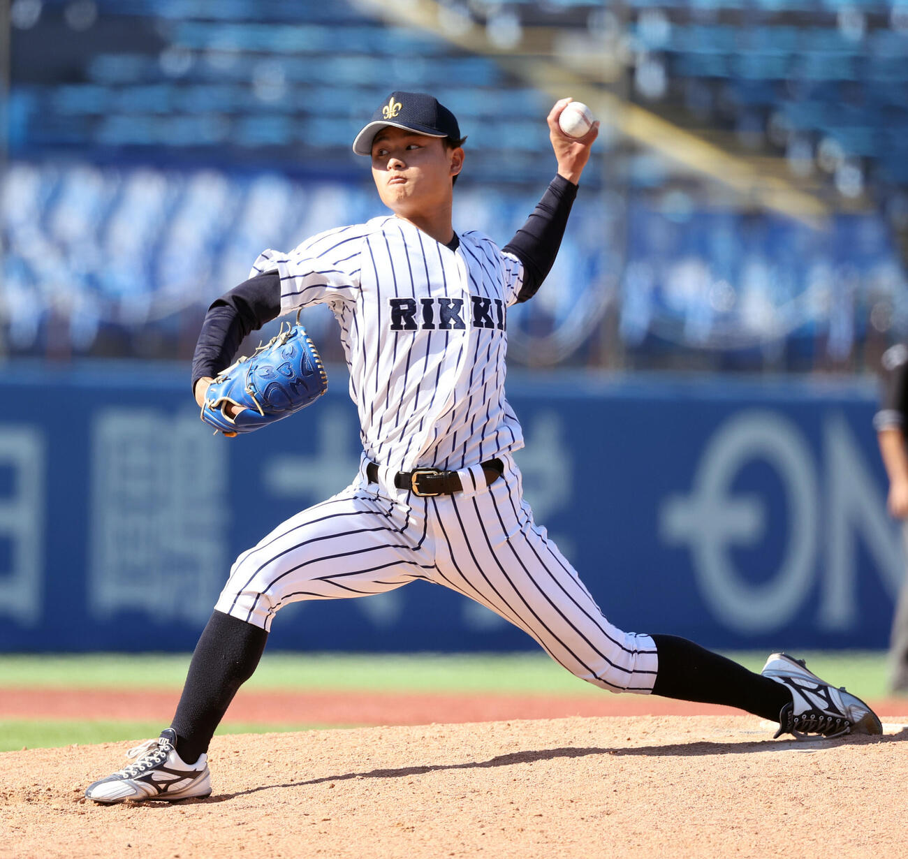 立大対早大　7回から登板した立大・斎藤蓉（撮影・柴田隆二）