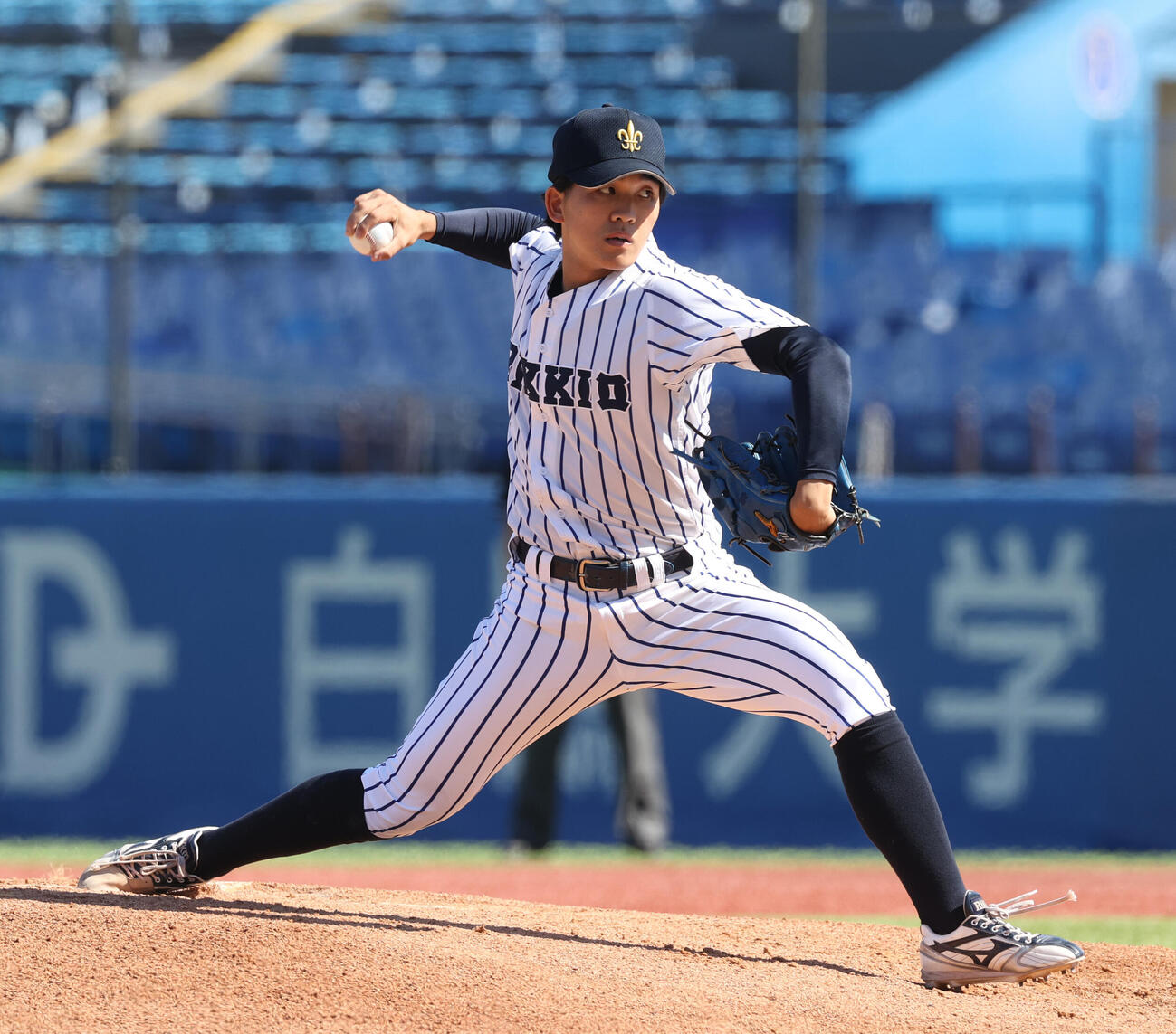 立大対早大　先発した立大・道本想（撮影・柴田隆二）