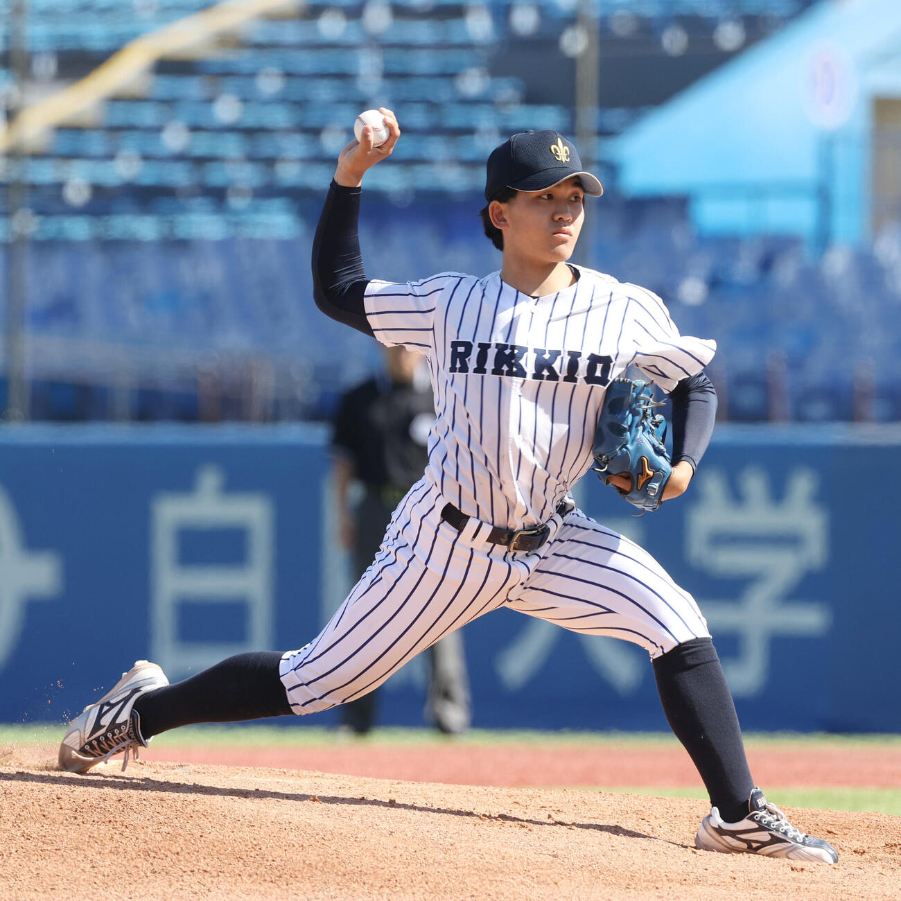 立大対早大　先発した立大・道本想（撮影・柴田隆二）