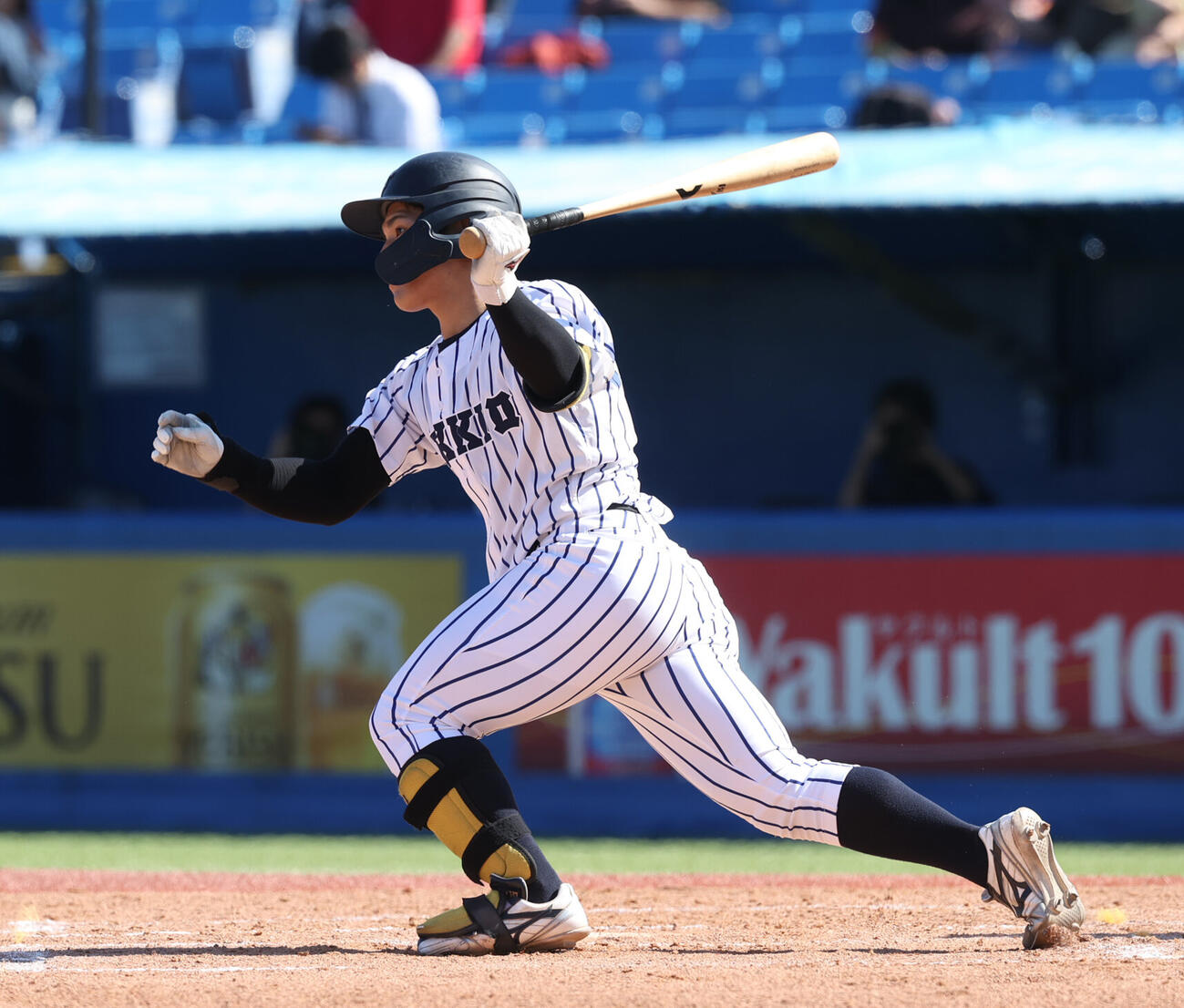 立大対早大　3回表立大2死満塁、伊与田恭佑は適時打を放つ（撮影・柴田隆二）