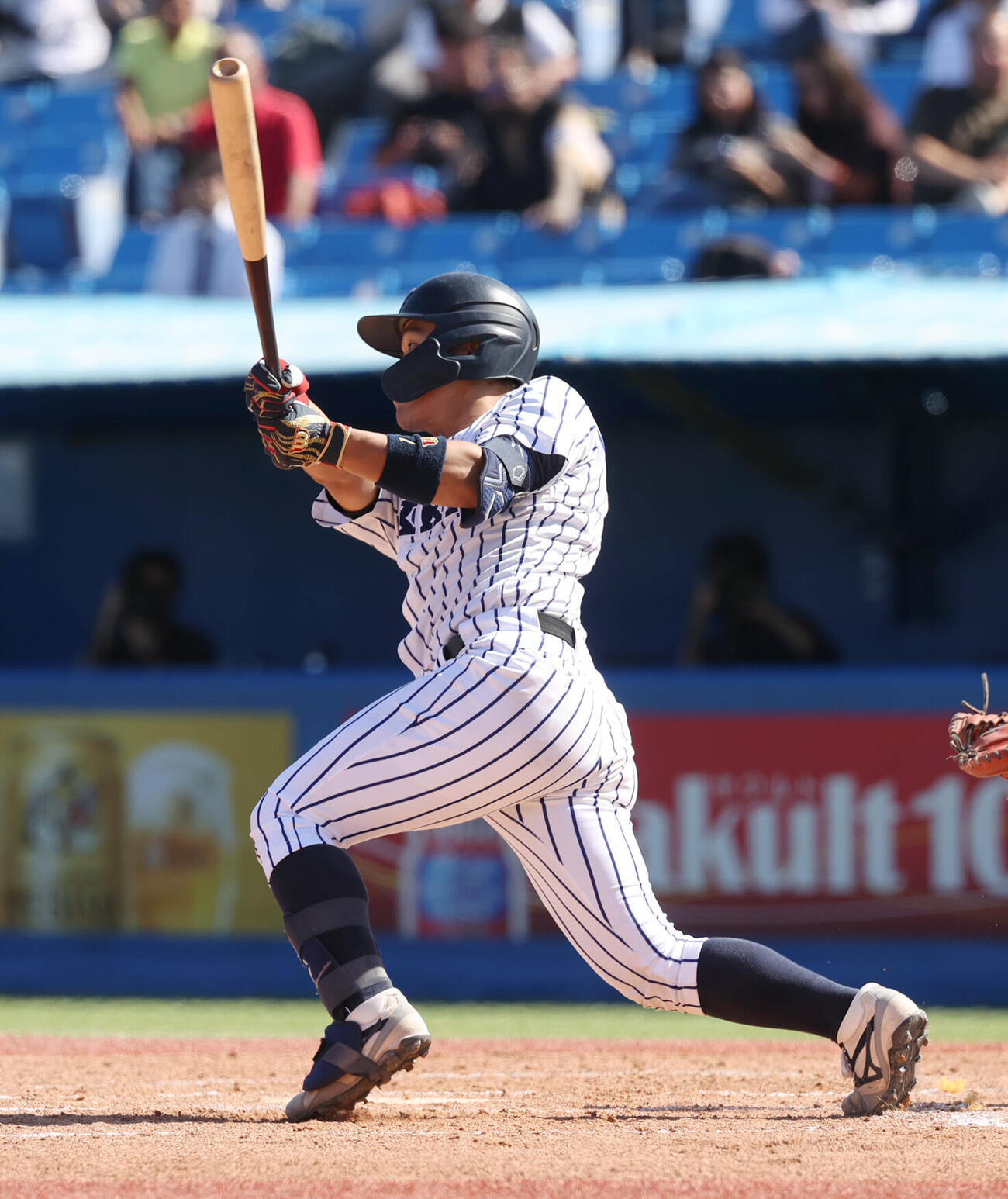 立大対早大　3回表立大2死一、二塁、落合智哉は適時打を放つ（撮影・柴田隆二）